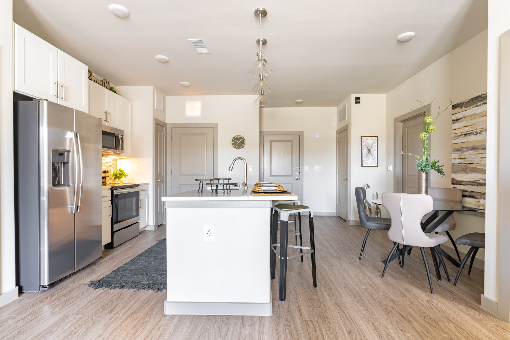 Tidwell Park Apartments – photo 2
