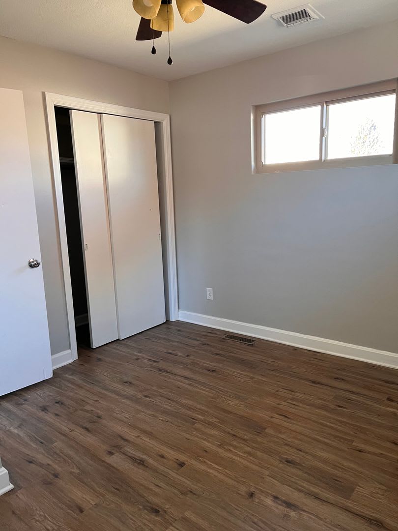 3 Bedroom, 1 bath ranch home, with a 2.5 car garage – photo 5