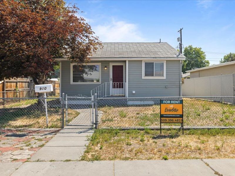 910 Winslow Ave – photo 1
