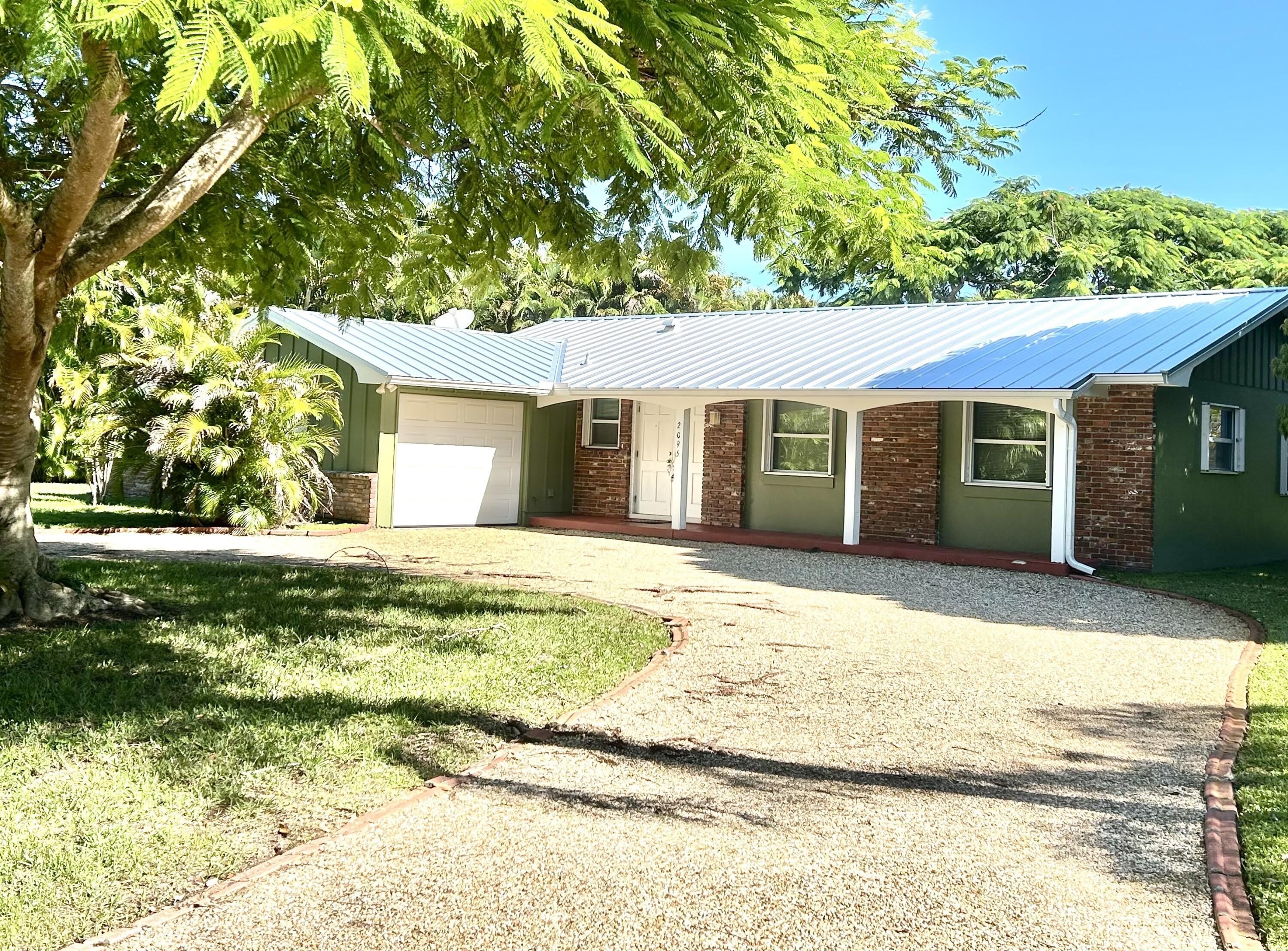 2095 NW Fork Road – photo 2