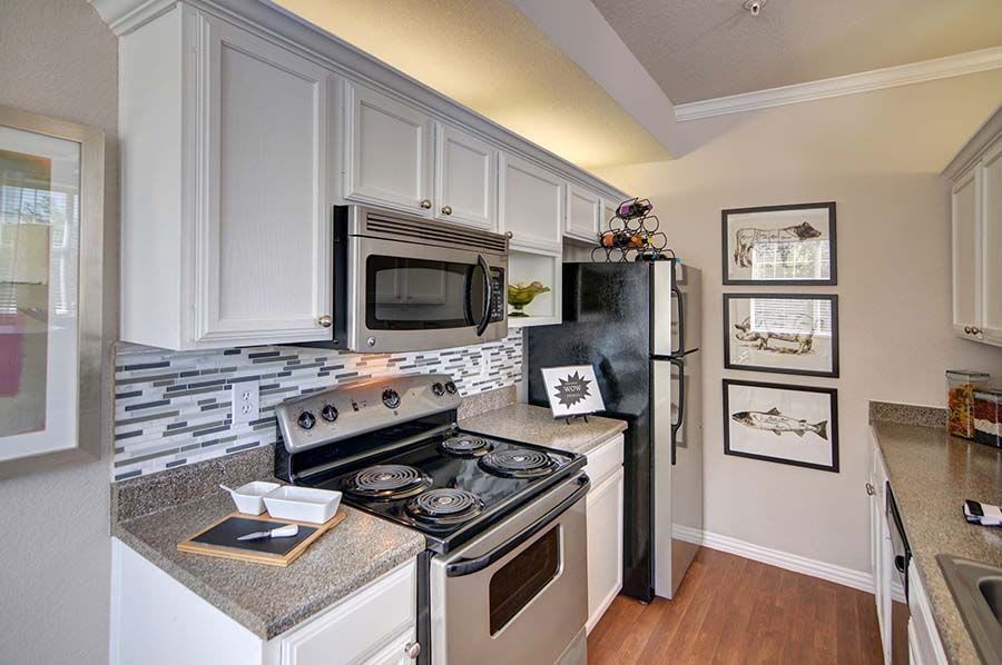Lakepointe Residences – photo 3