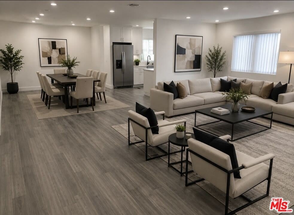 1118 S Holt Ave – photo 1