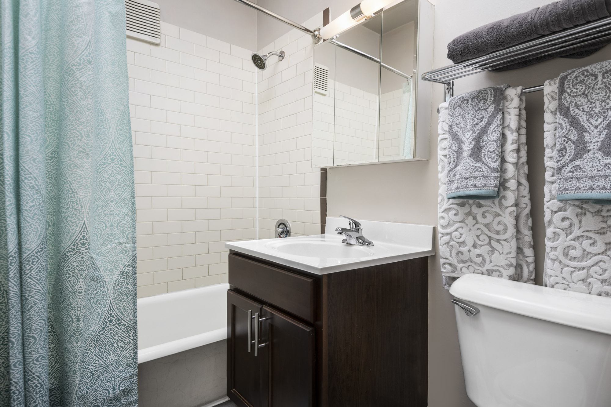 Reside at 823 – photo 5