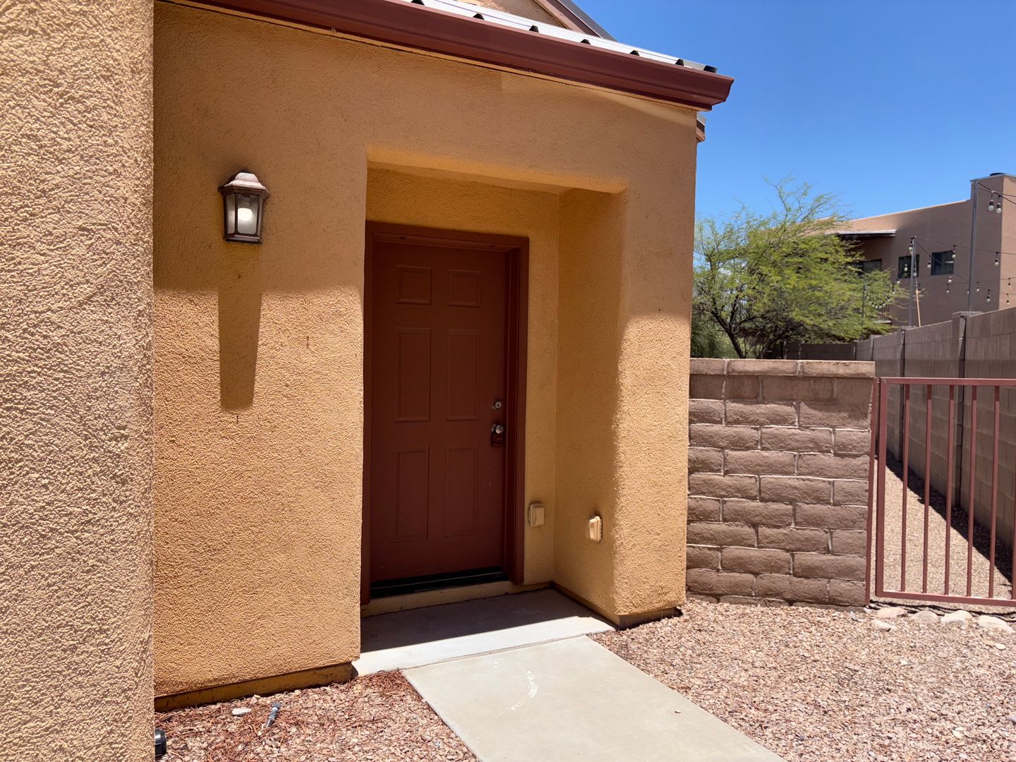 Must See 3 bedroom home! Near Downtown and A Mountain! A/C! Split Level! – photo 2