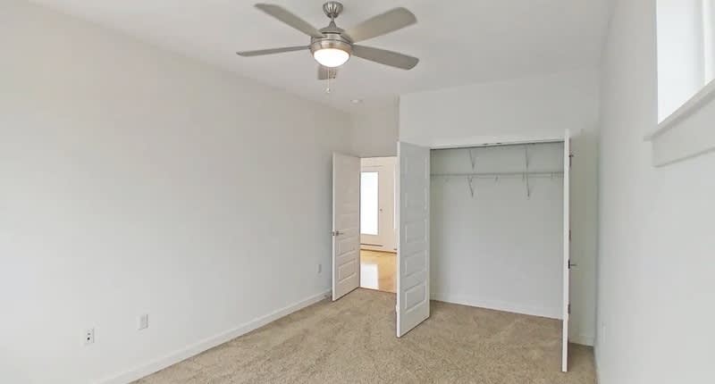 1219 Bainbridge St – photo 5