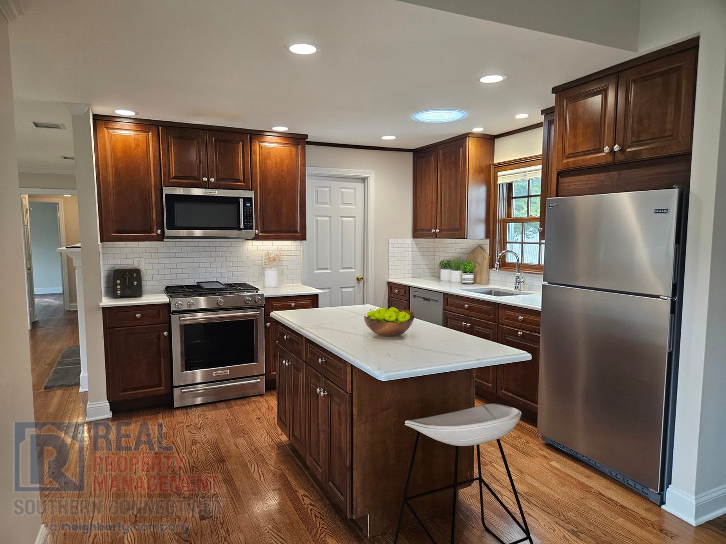 Charming 4 Bedroom Rental In Prime Madison Location – photo 2