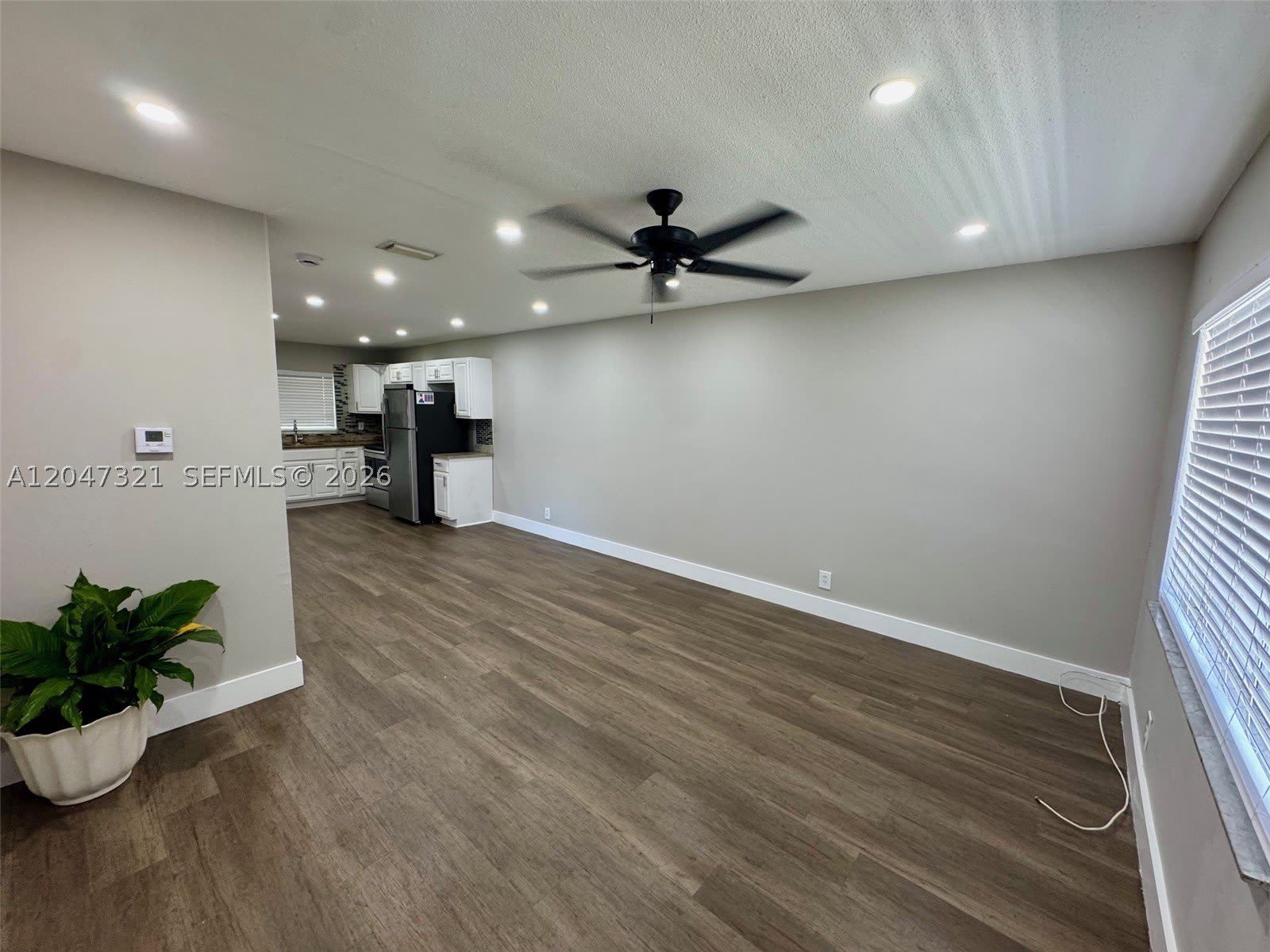 5410 NW 16th St – photo 2