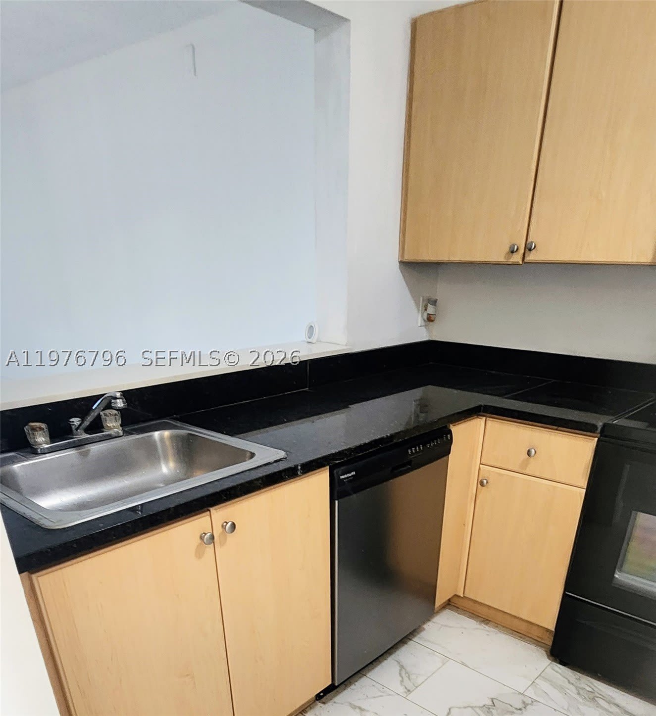 902 NE 209 St – photo 5
