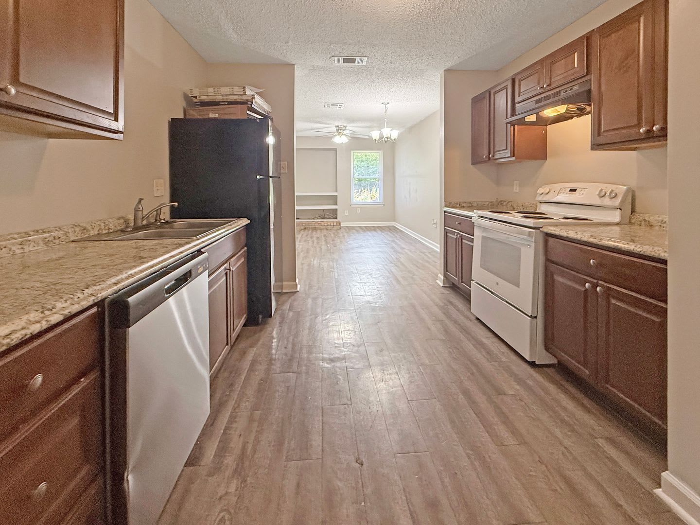 Home For Lease – photo 4