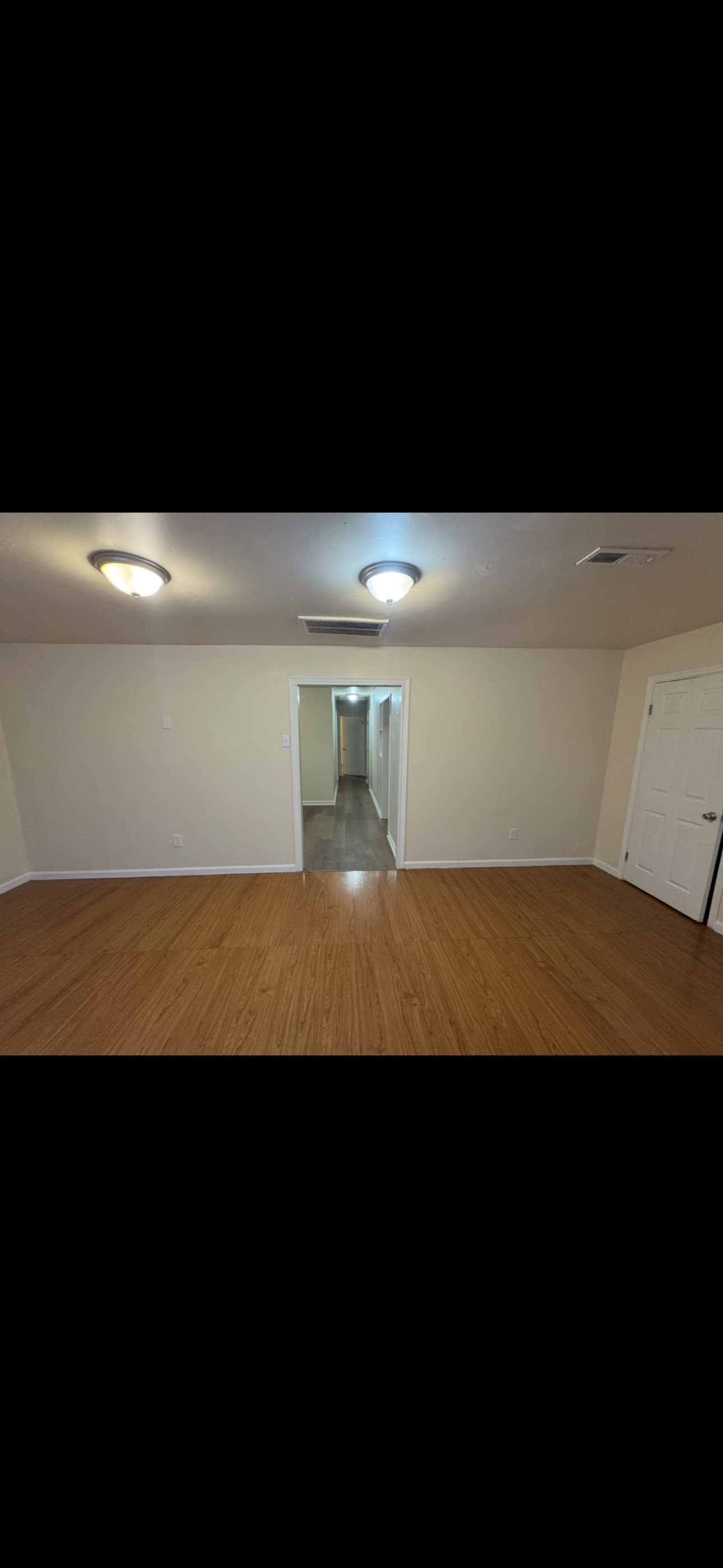 646 46th St – photo 2