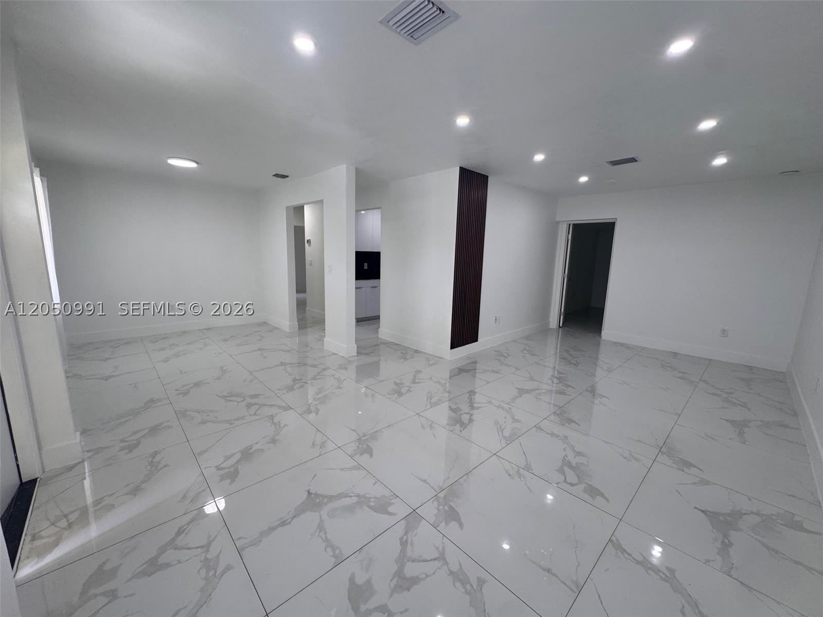 7400 SW 39th St – photo 2
