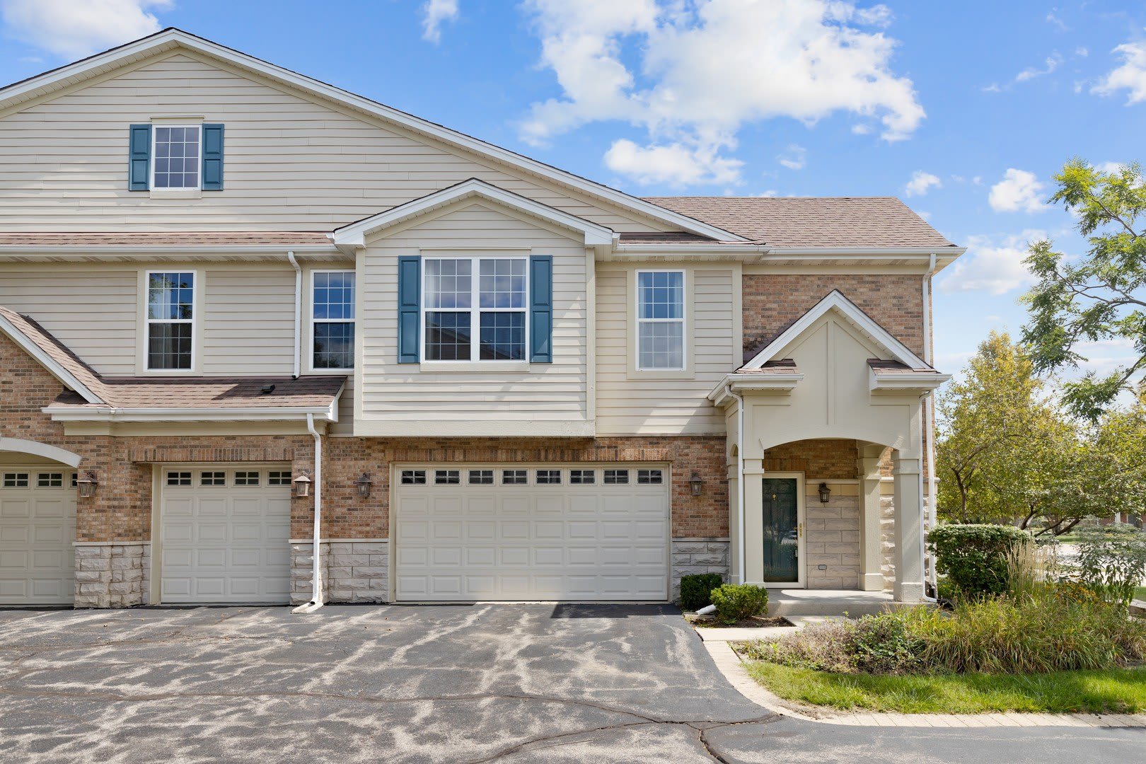 1376 Scarboro Road – photo 2