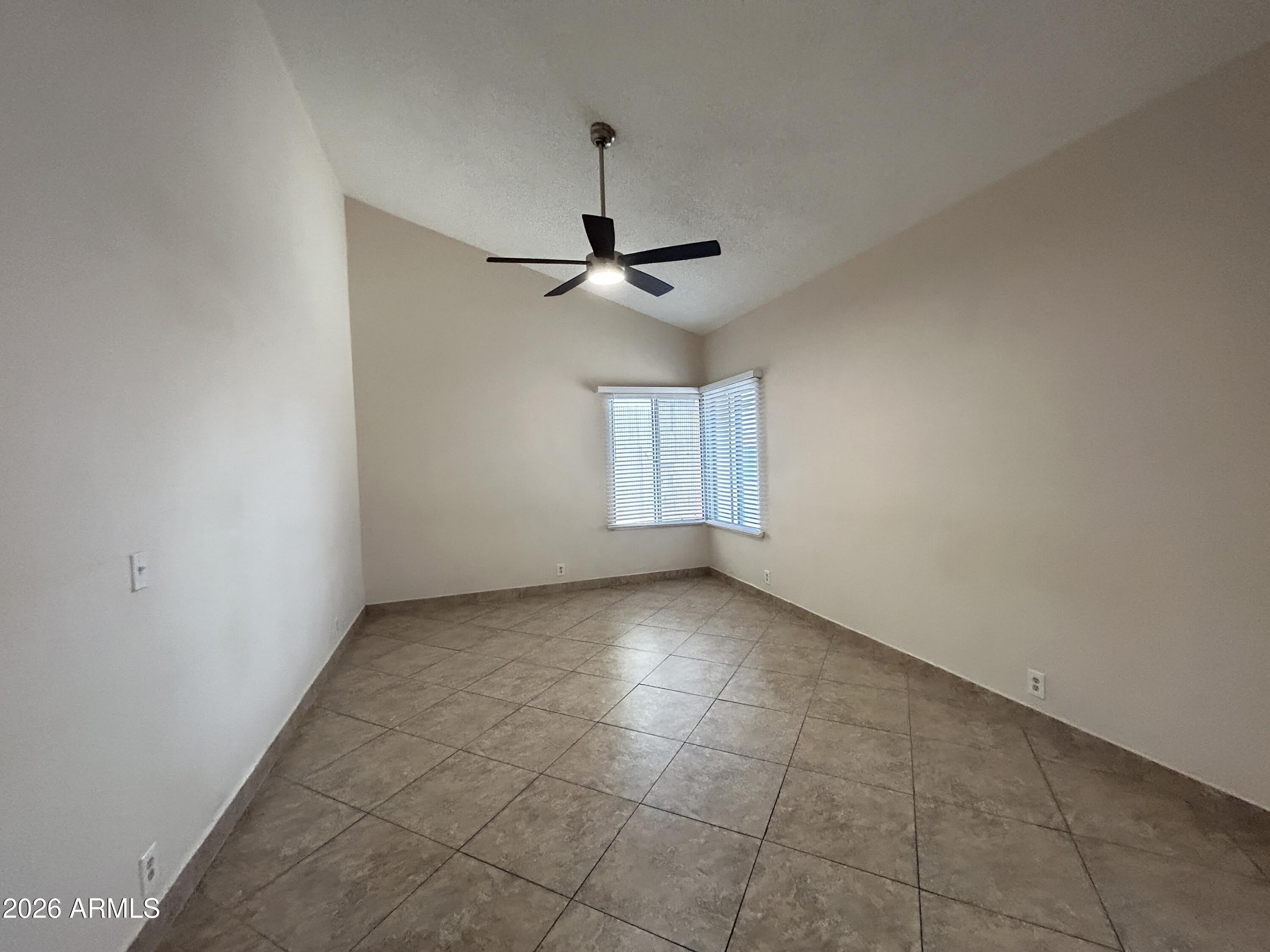 4014 W CHRISTY Drive – photo 3