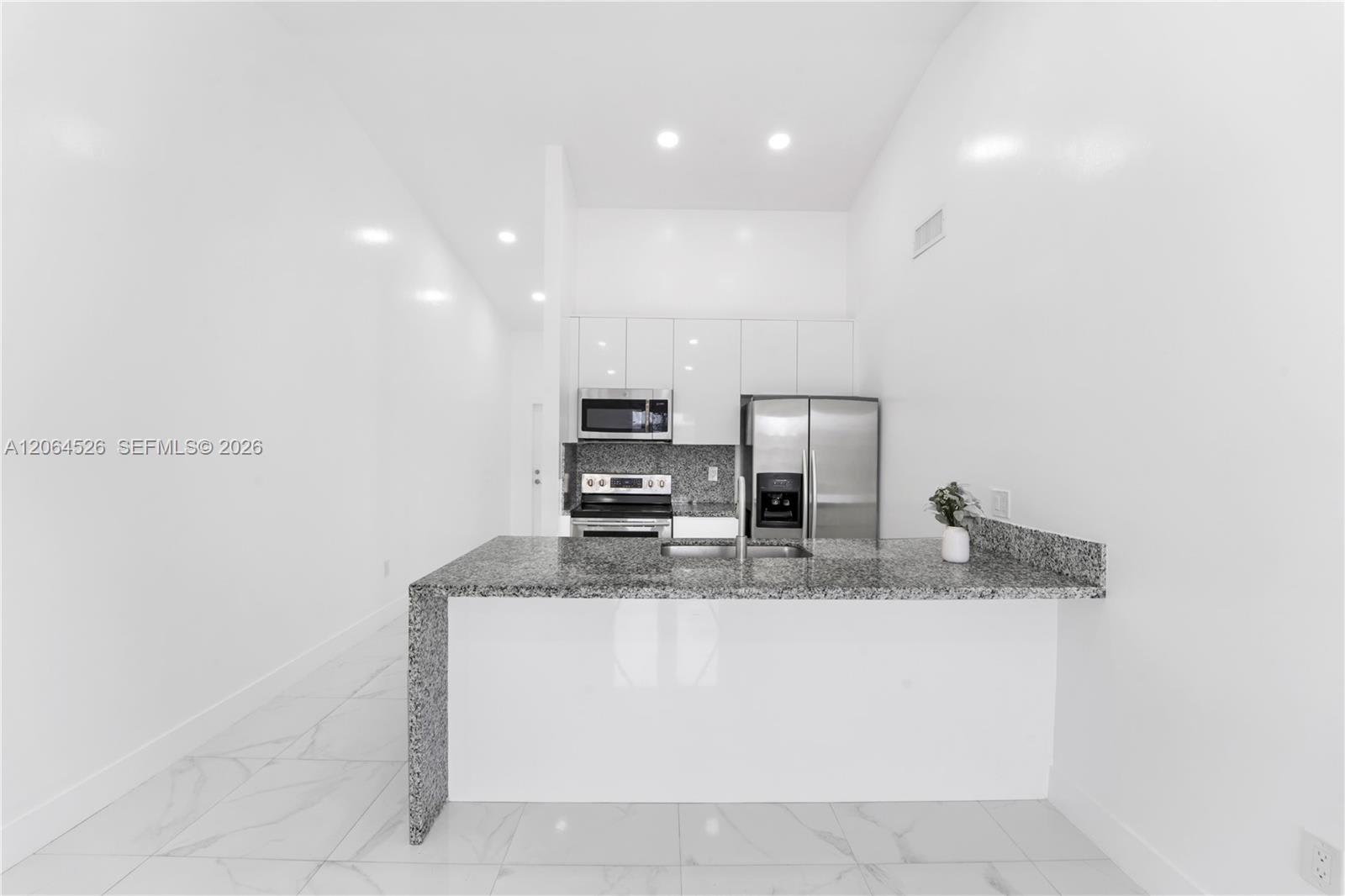 6742 Northwest 188th Terrace – photo 2