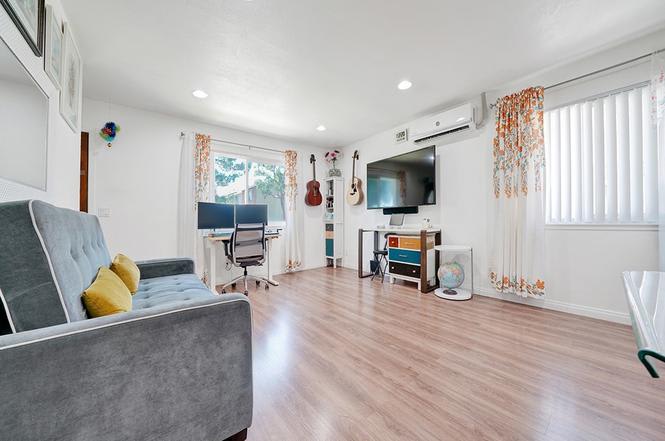 15893 Godwin Ct – photo 3