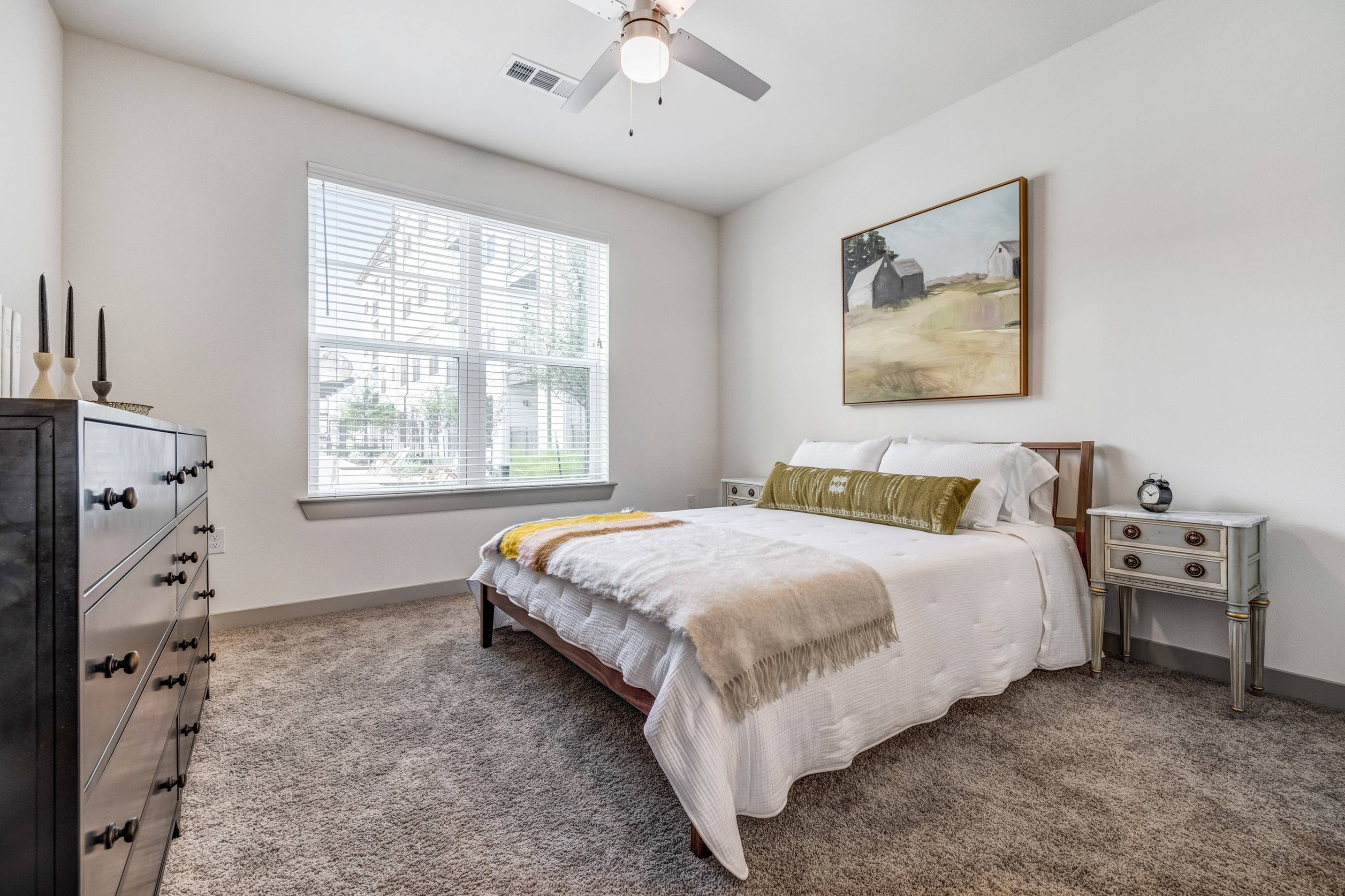 Laurel Apartments – photo 2