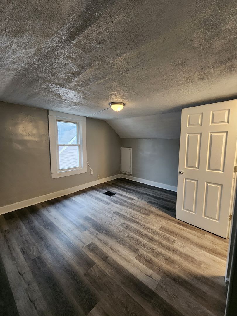 Section 8 Welcome Four Bedroom Single Family Home Near South Side Indy – photo 3