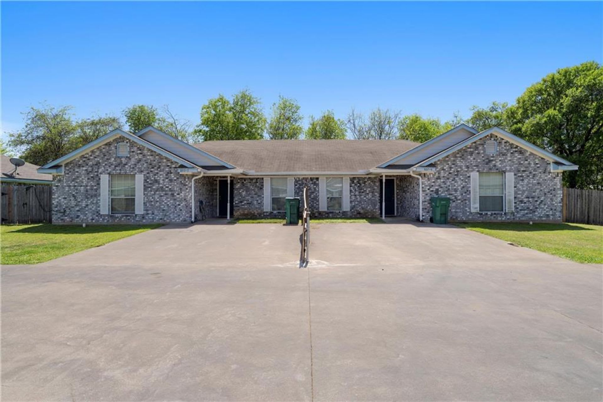 860 N Lacy Dr – photo 1