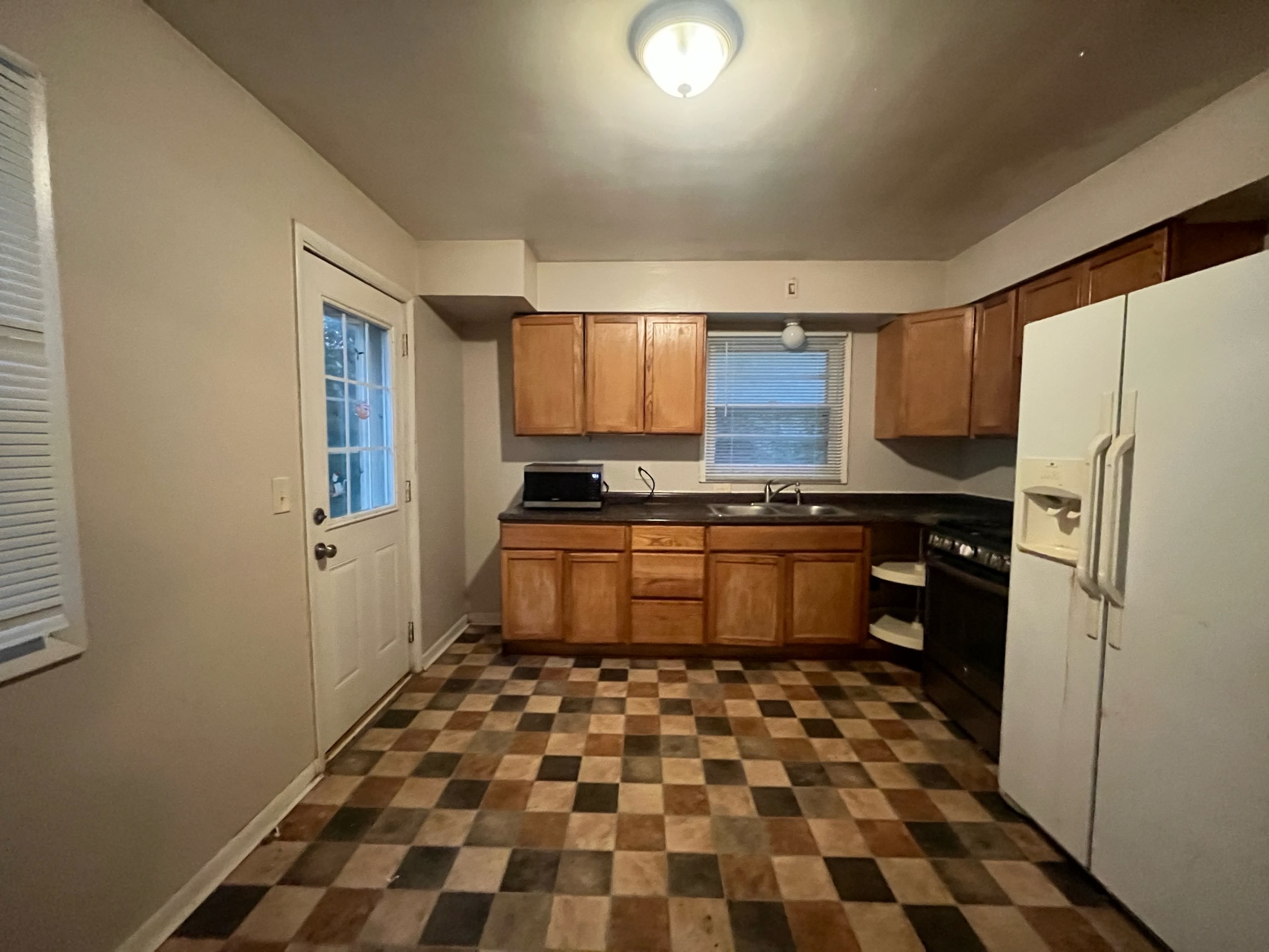 5350 North 44th Avenue – photo 3