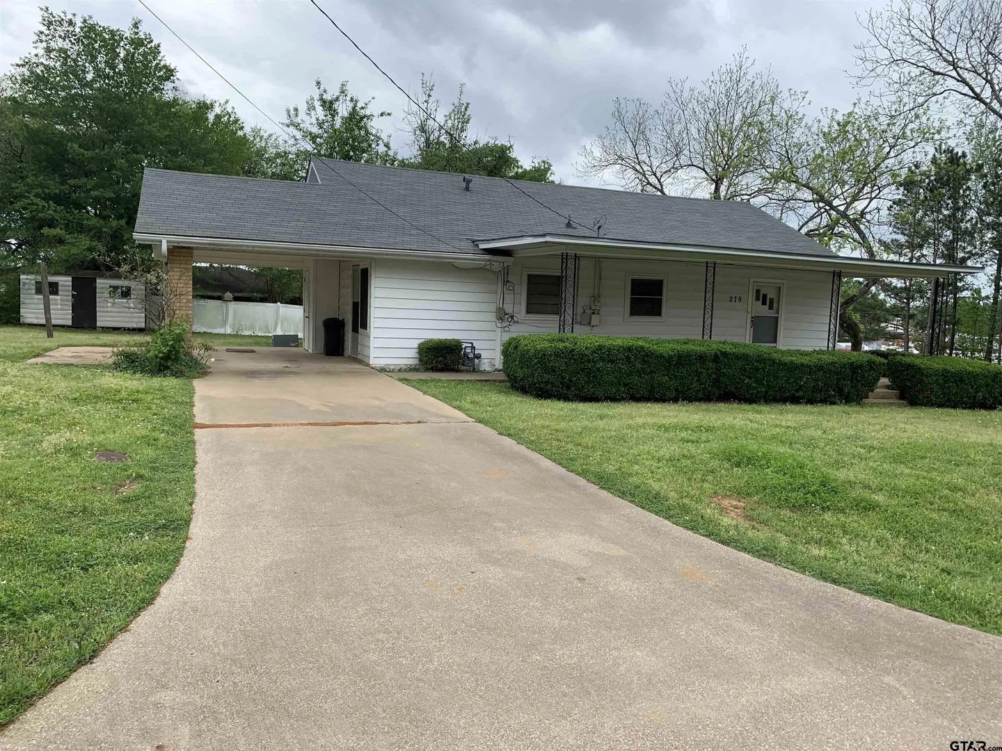 Updated 2 Bed 2 Bath Available Now – photo 1