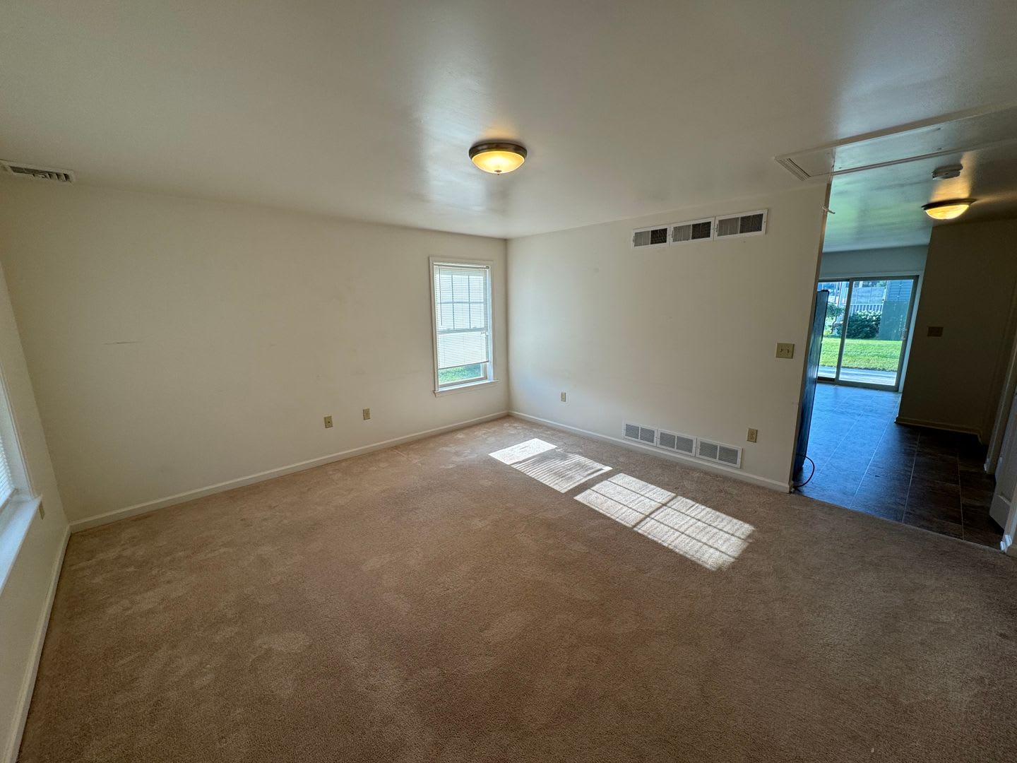 Semi Detached Townhome in New Freedom – photo 2