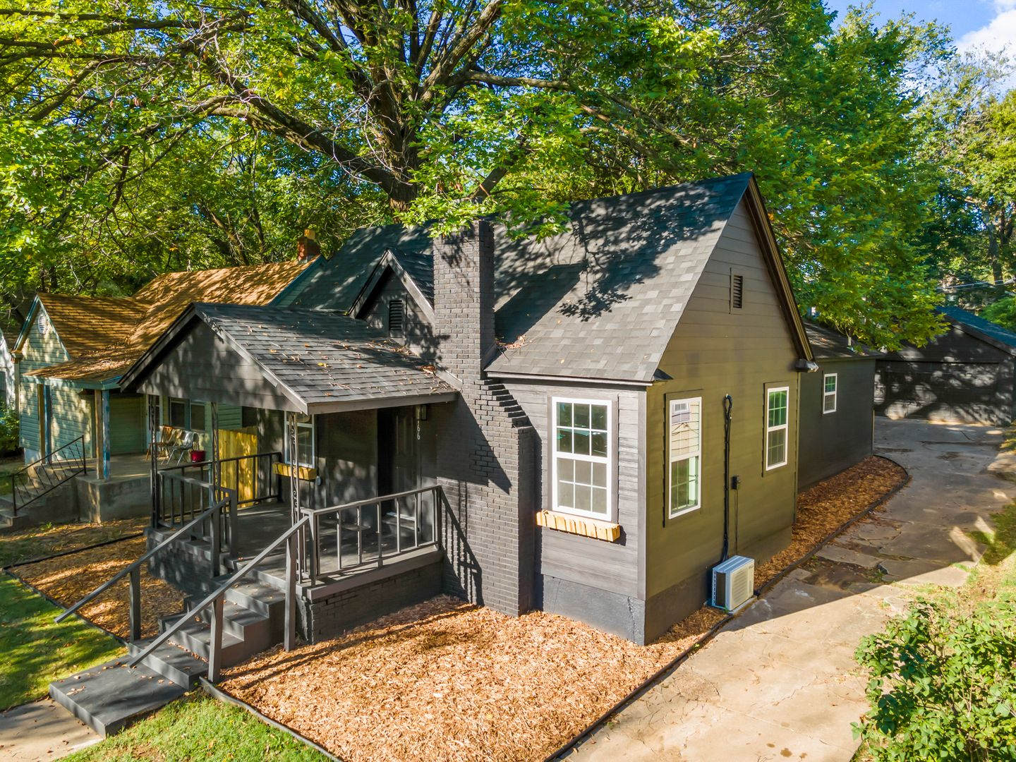 Stunning 2 Bedroom 2 Bath in the heart of Tulsa! – photo 3