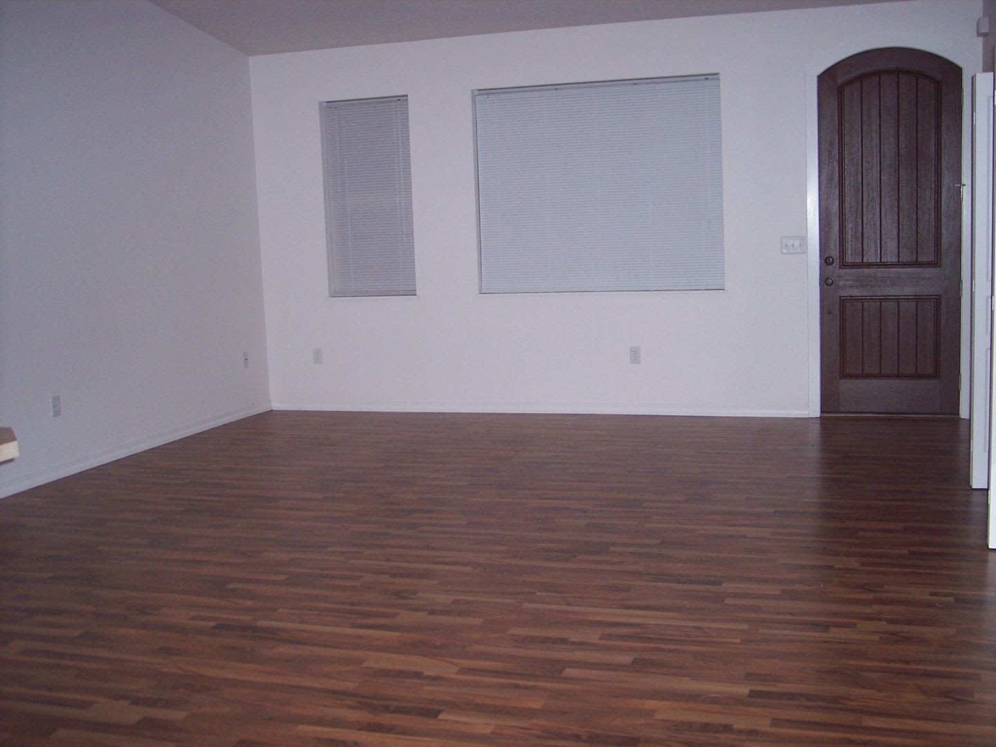 Spacious 2-Bedroom, 1.5-Bath Home in Hamilton – photo 4