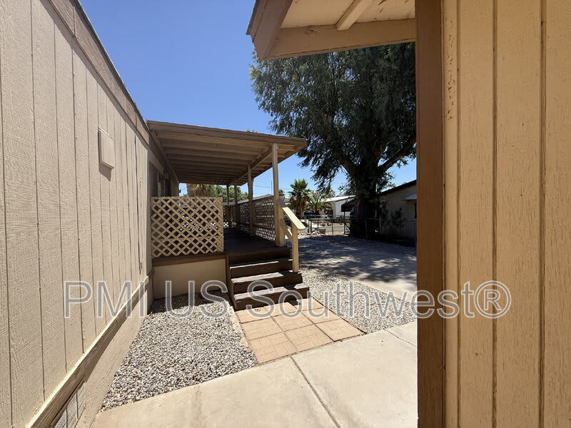 2111 Santa Cruz Ave – photo 4