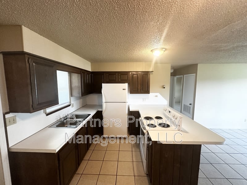 111 Pine Avenue – photo 2