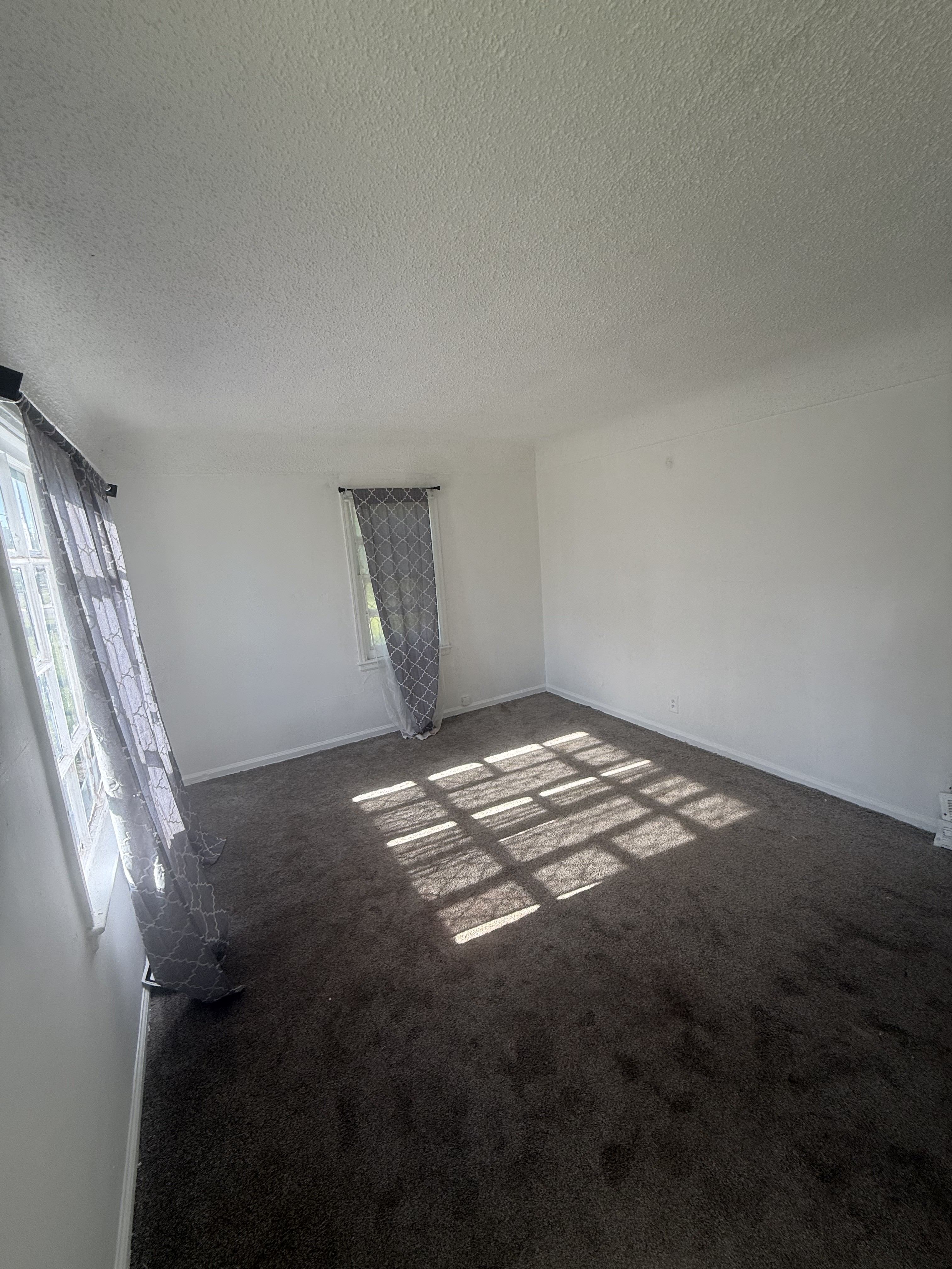5210 Dupont St – photo 2