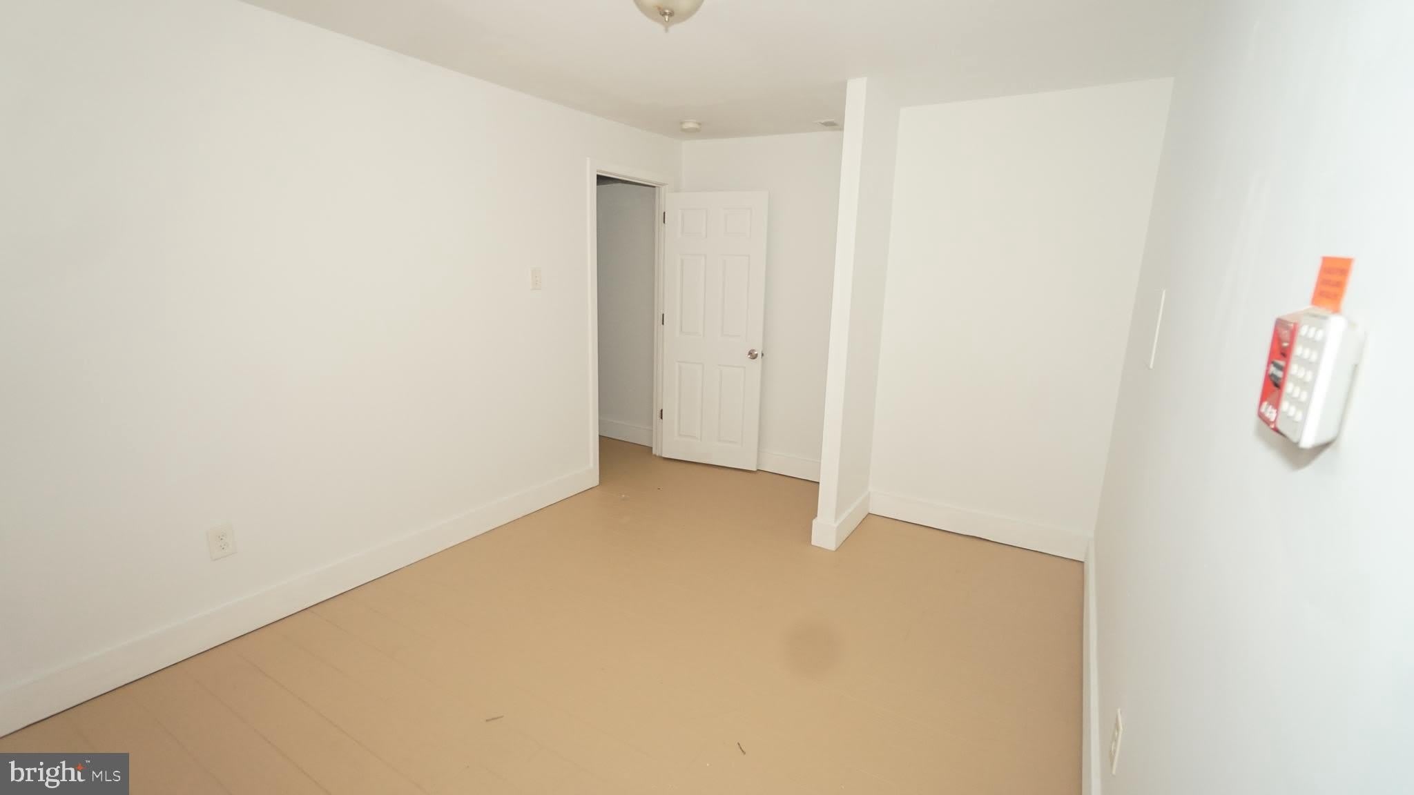 1921 W DIAMOND Street – photo 5