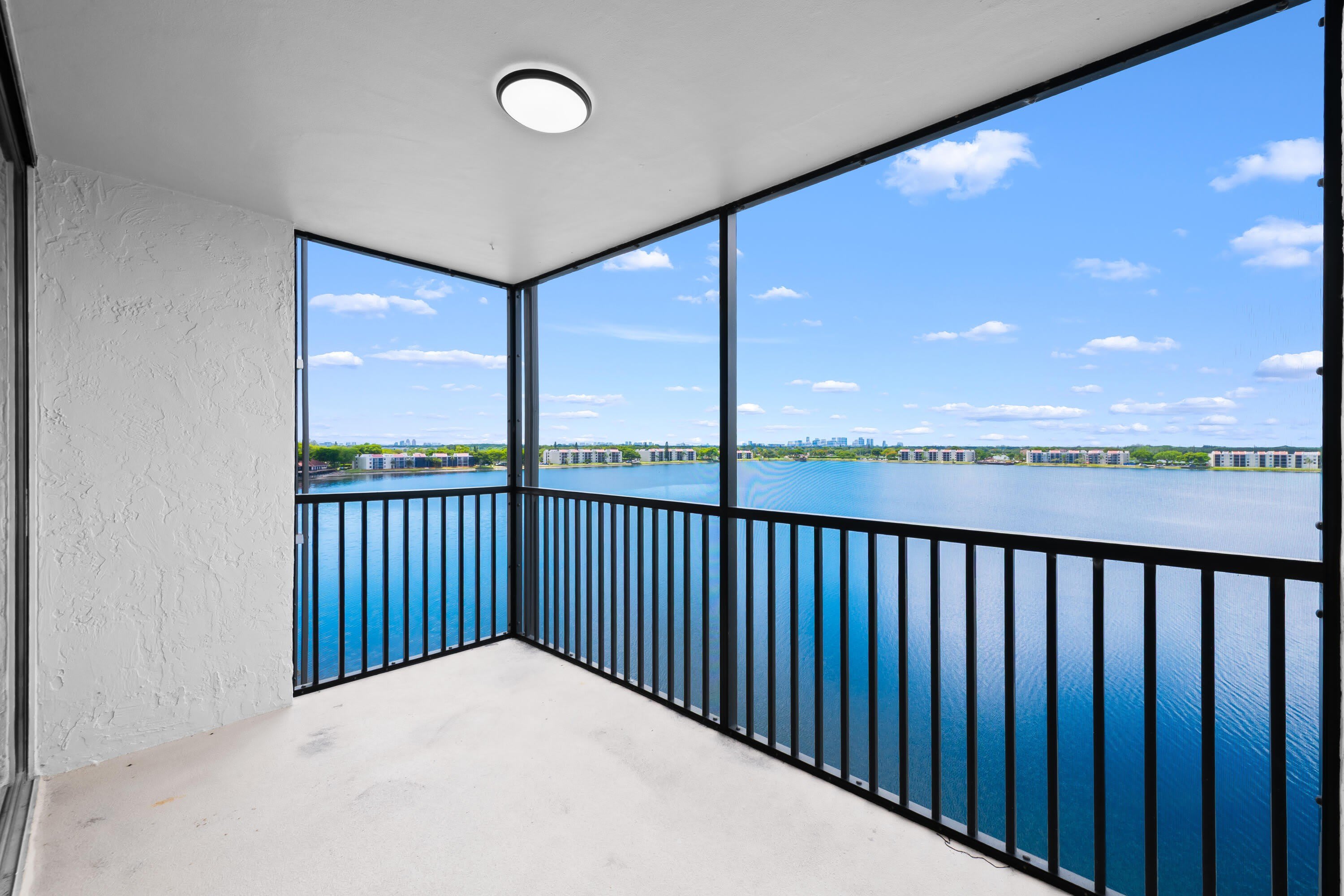 105 Lake Emerald Drive – photo 2