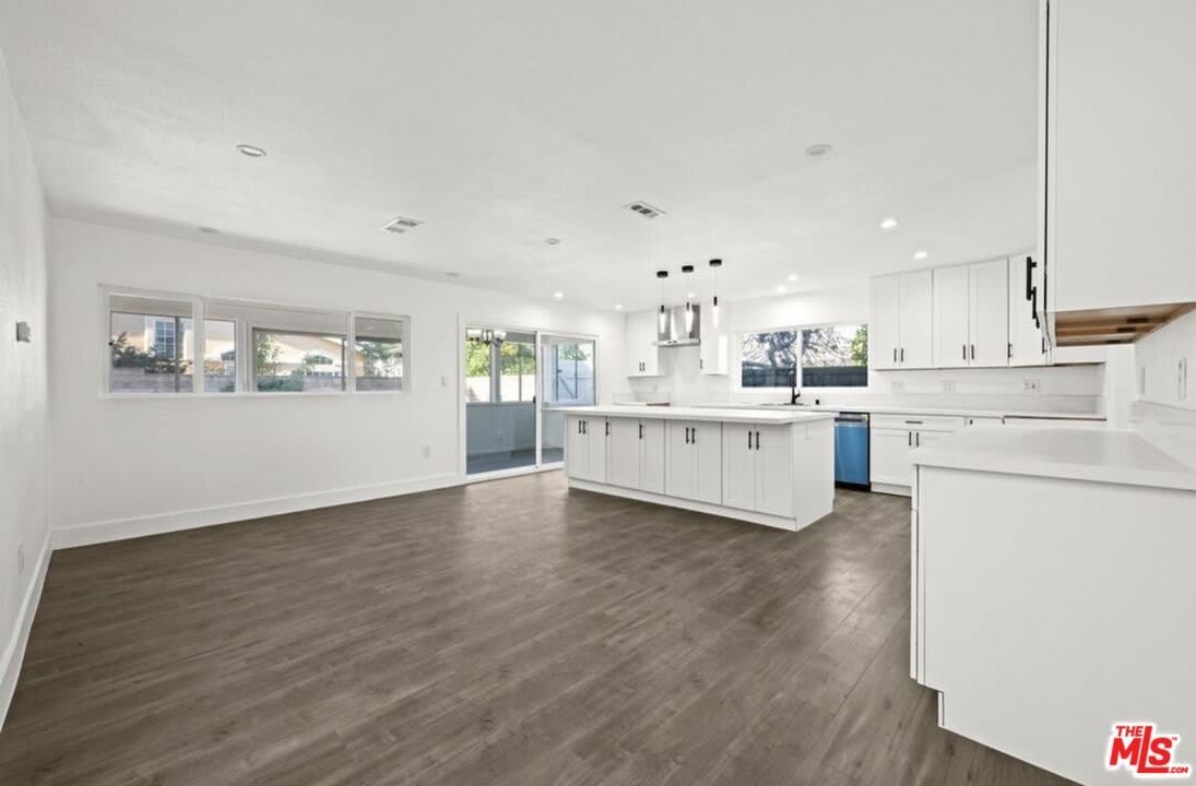 6257 Lindley Ave – photo 3