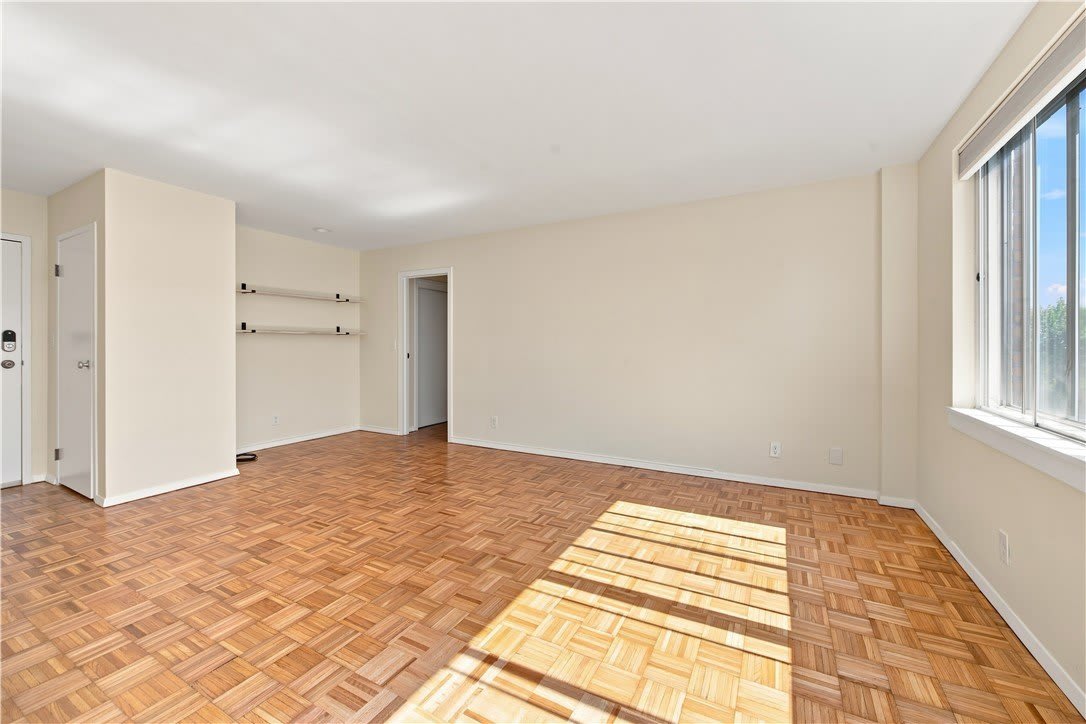 1000 East Avenue – photo 5