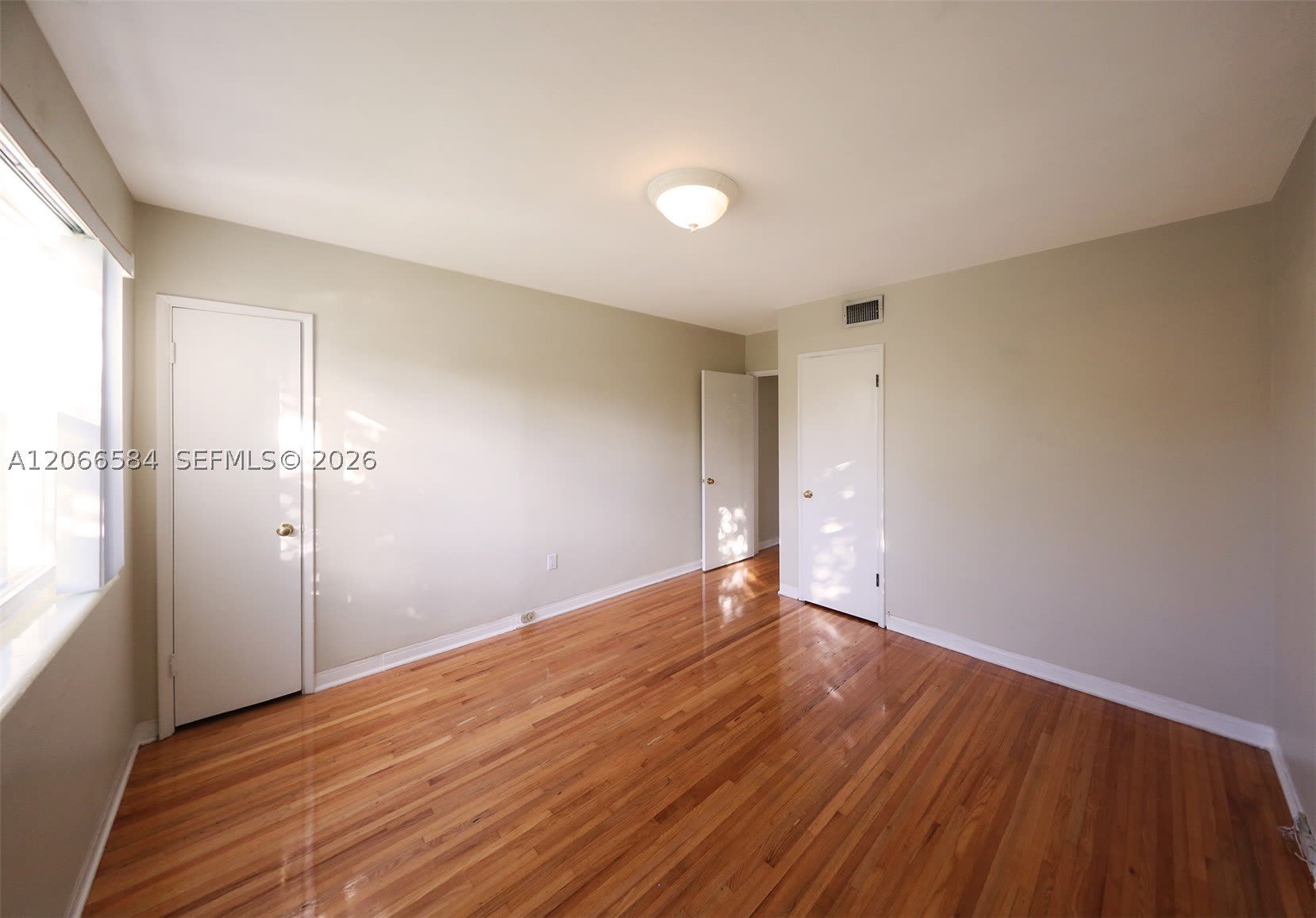 47 Sidonia Ave – photo 5