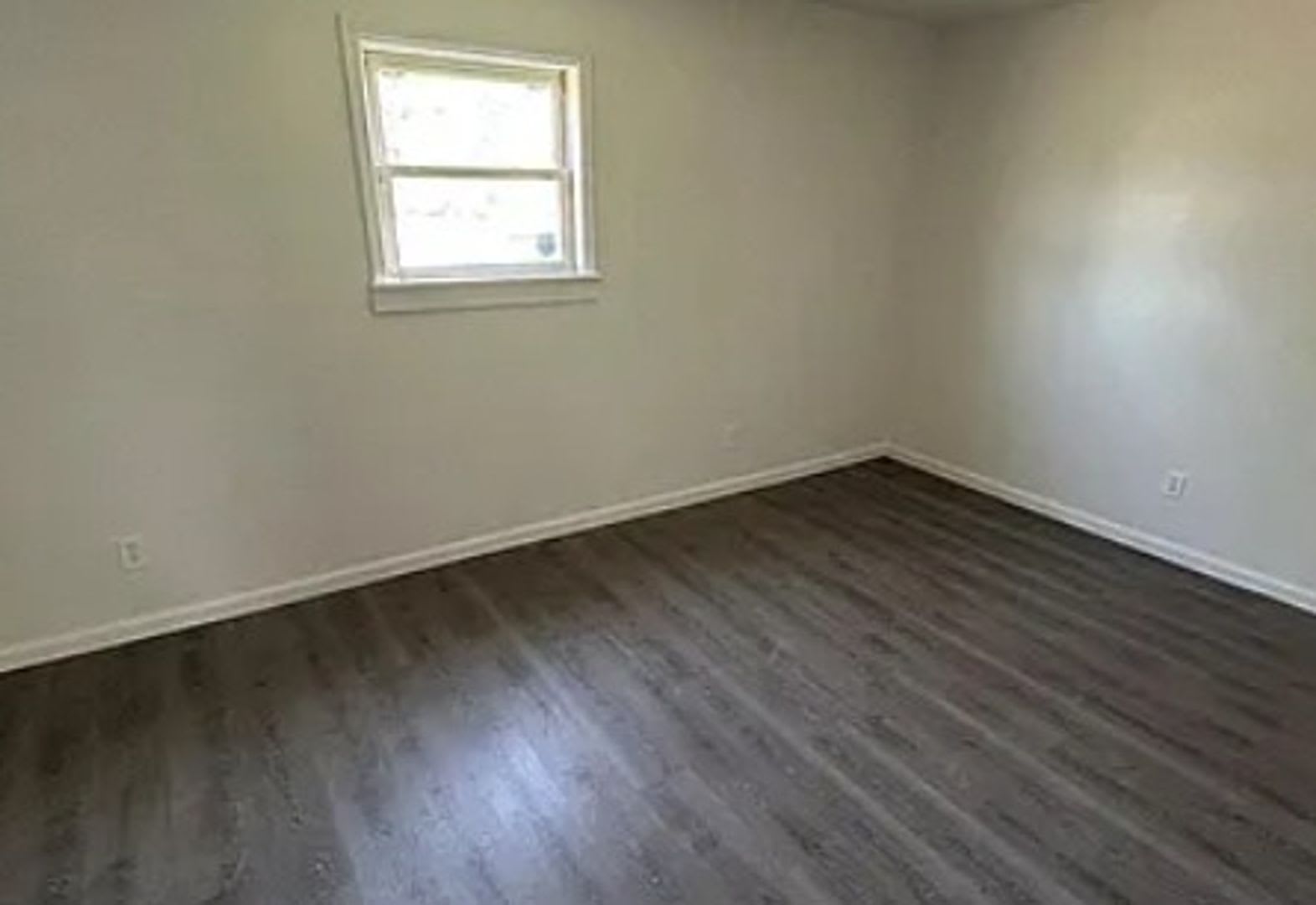 For Lease – photo 3