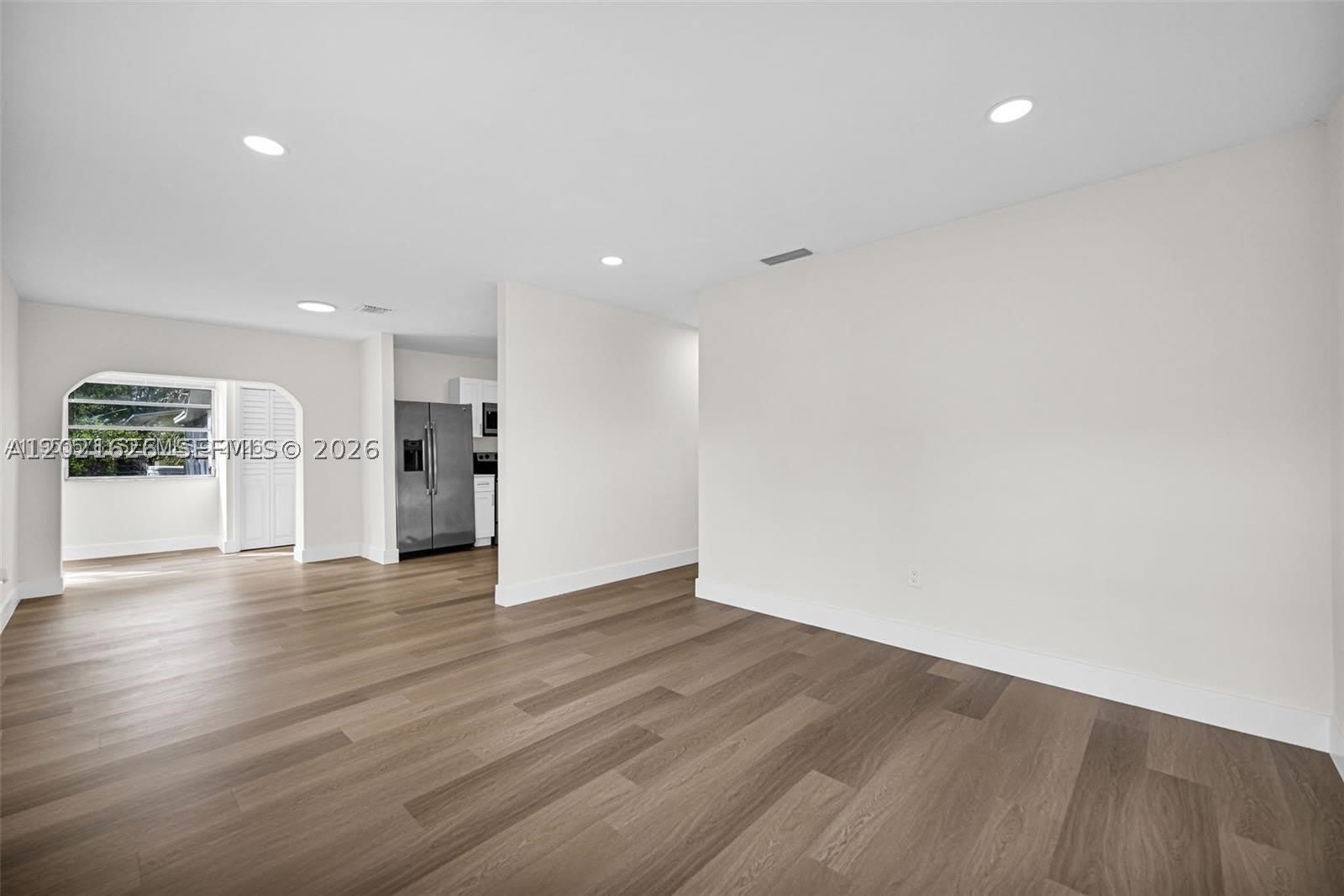 11810 NE 14th Ave – photo 2