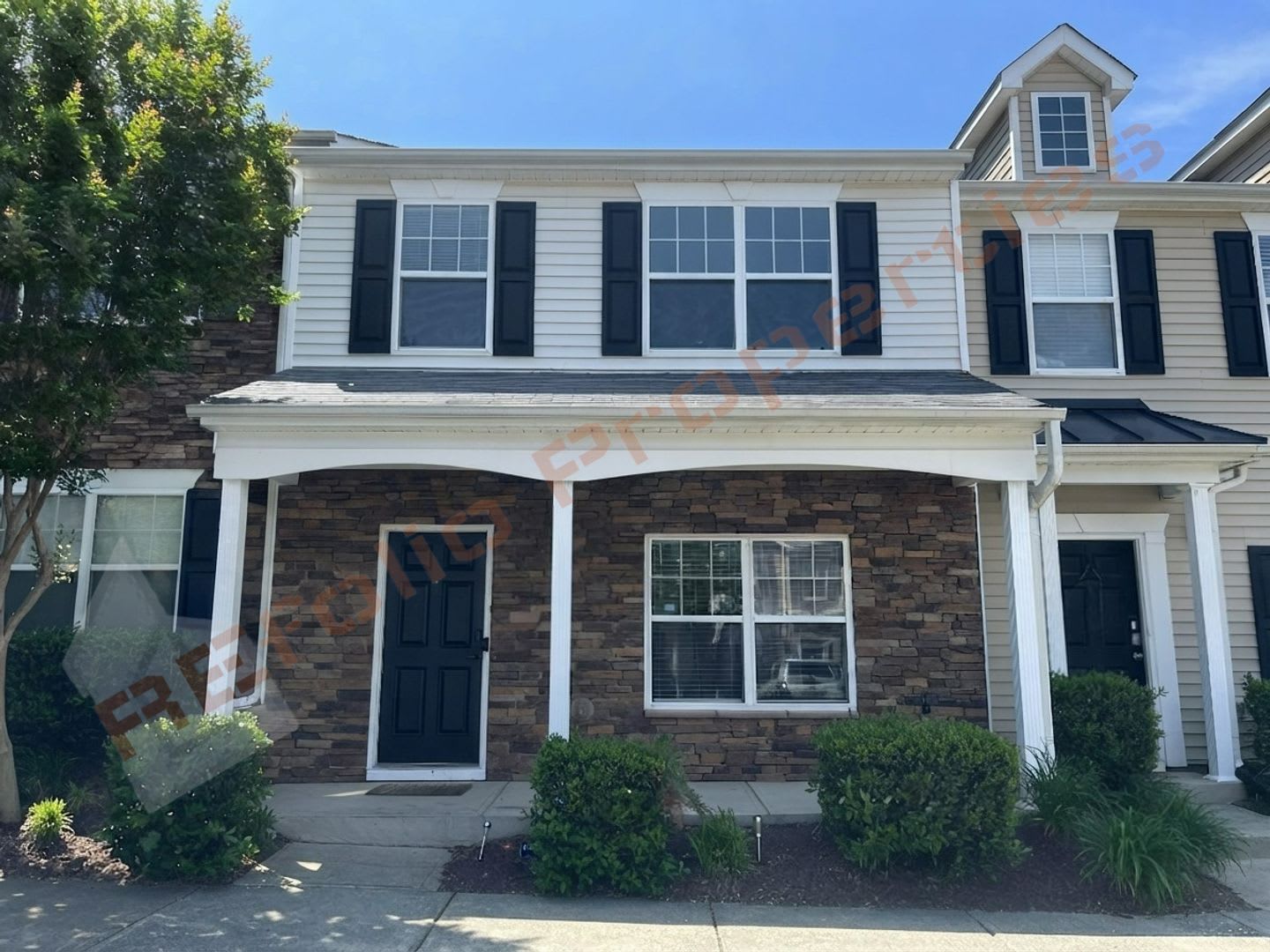 Comfortable 3 Bedroom Townhouse W 2 Assigned Parking Spaces Great Community Amenities Swanns Mill Community Durham Available Now – photo 1