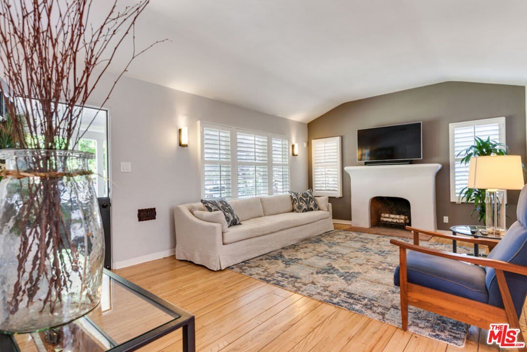 10933 Ayres Ave – photo 5