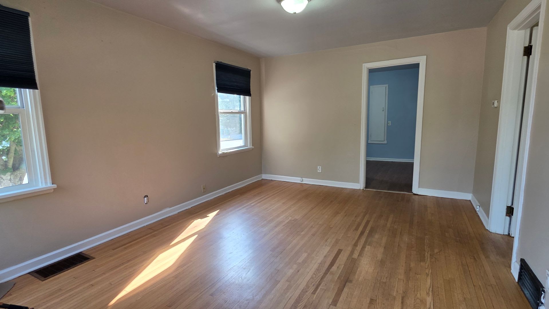 Charming Renton duplex – photo 2