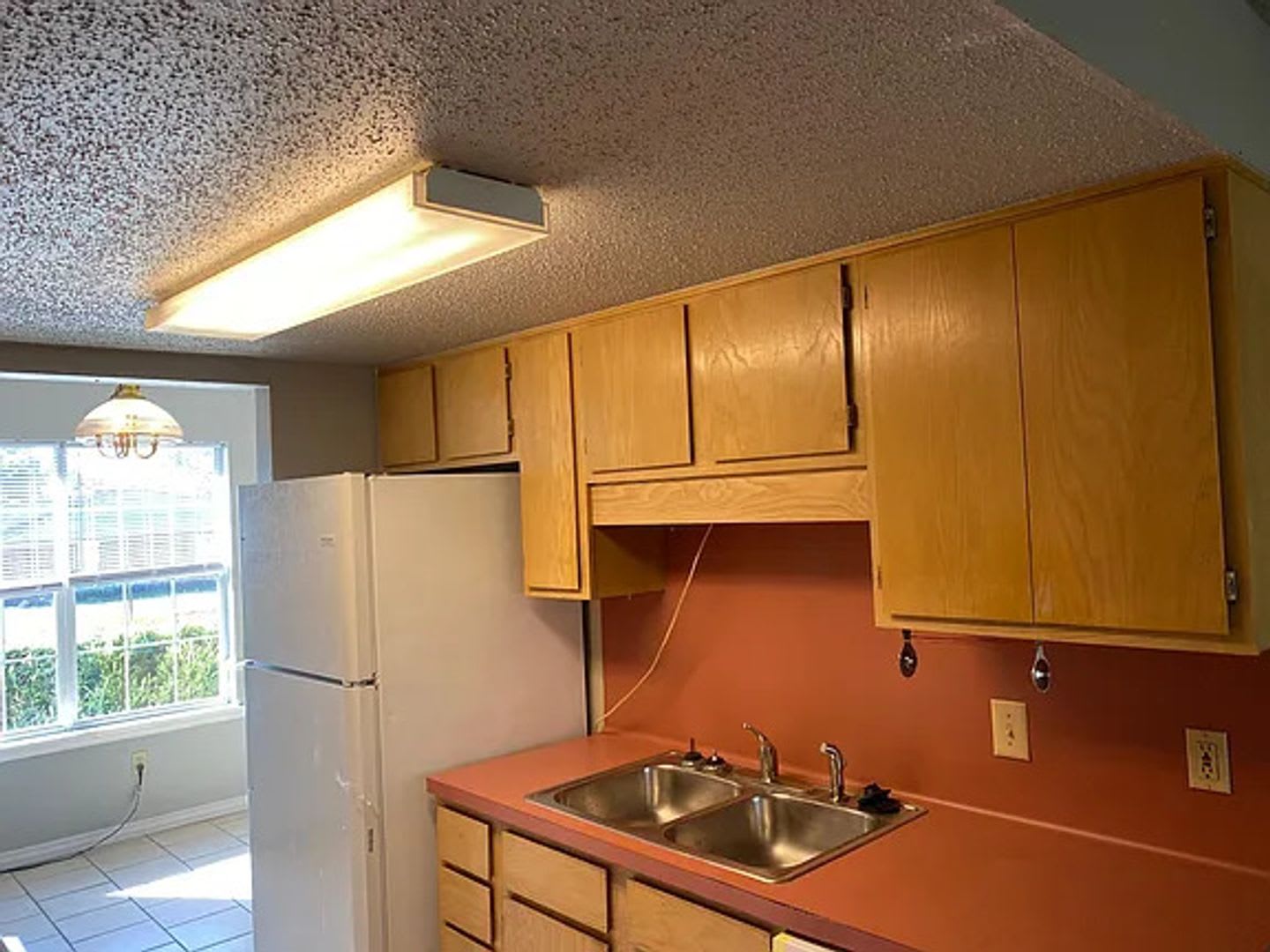 2 Bedroom, 1.5 Bathroom, Two-Story Townhouse with fenced-in backyard in Farmington – photo 5