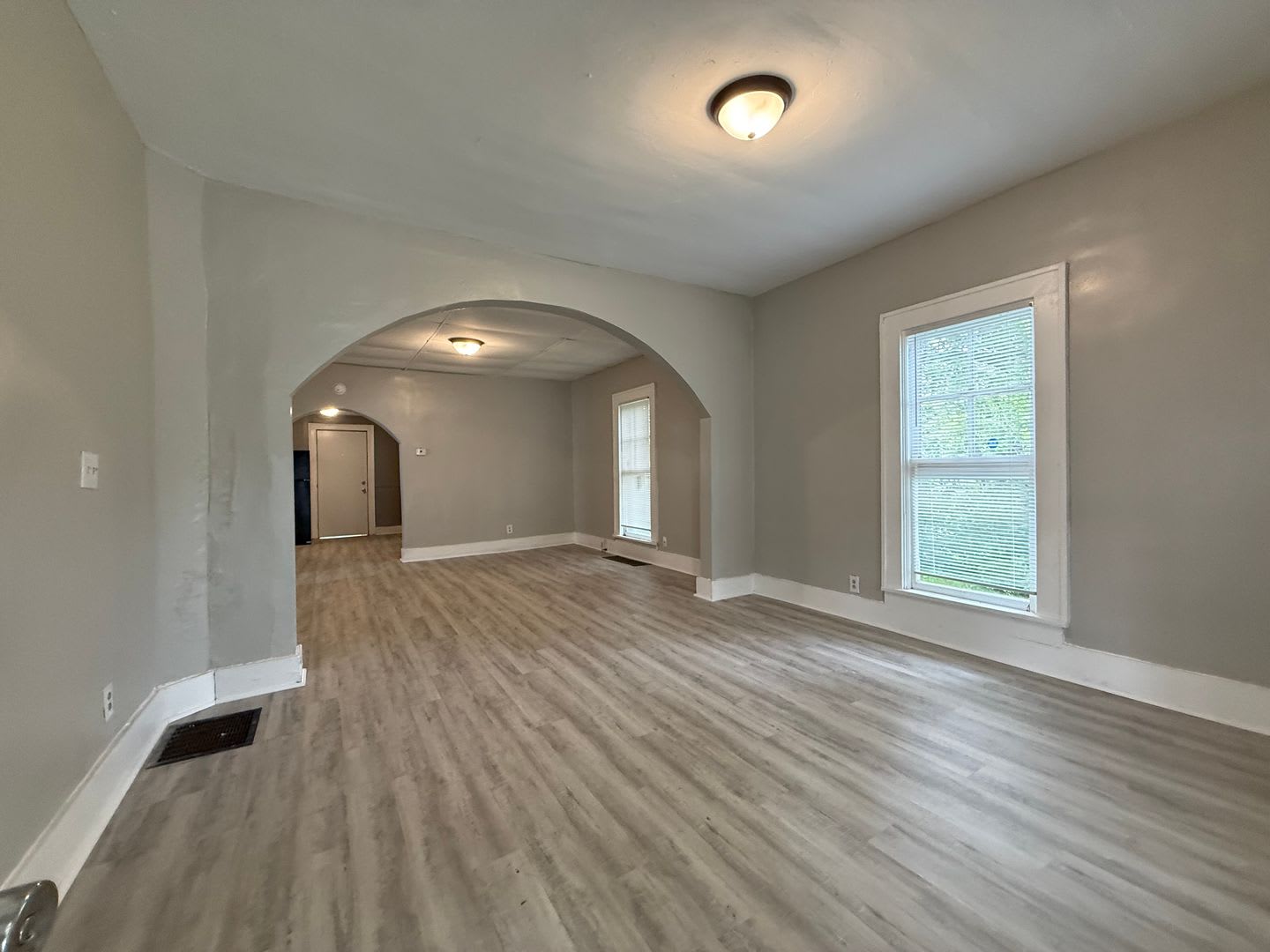 For Rent 1203 S Shipley Spacious 2 Bedroom Home New Appliances Washer Dryer Hookups Included – photo 2