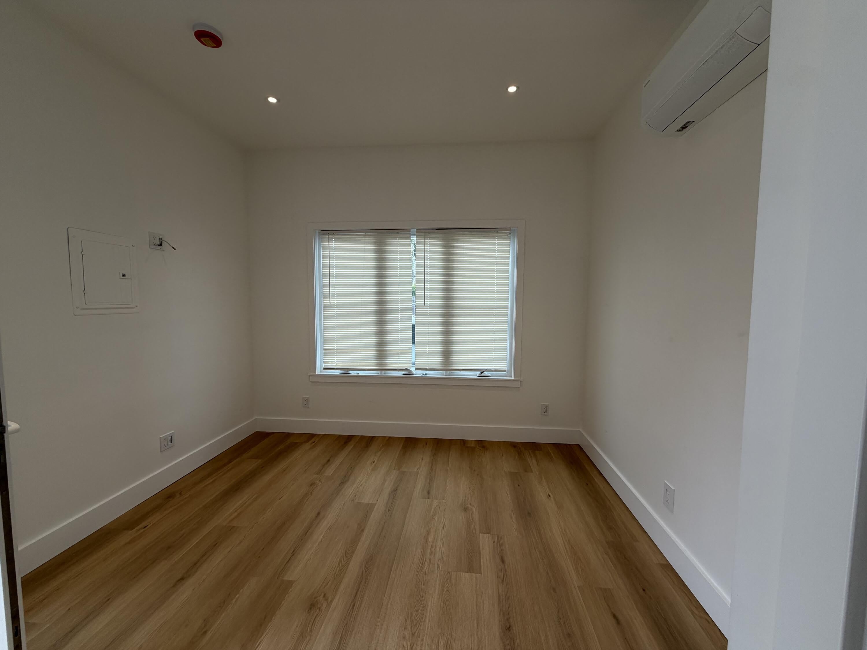 915 E Cota Street – photo 5