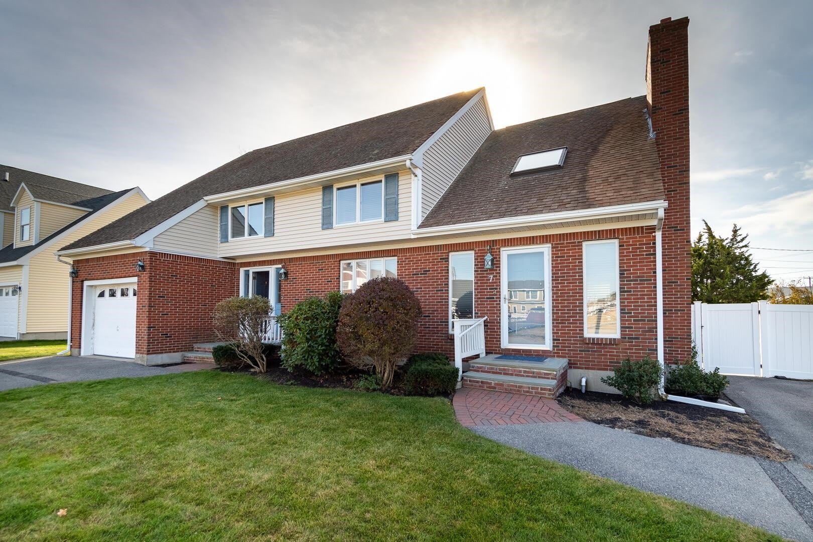 7 Lowell Street – photo 2