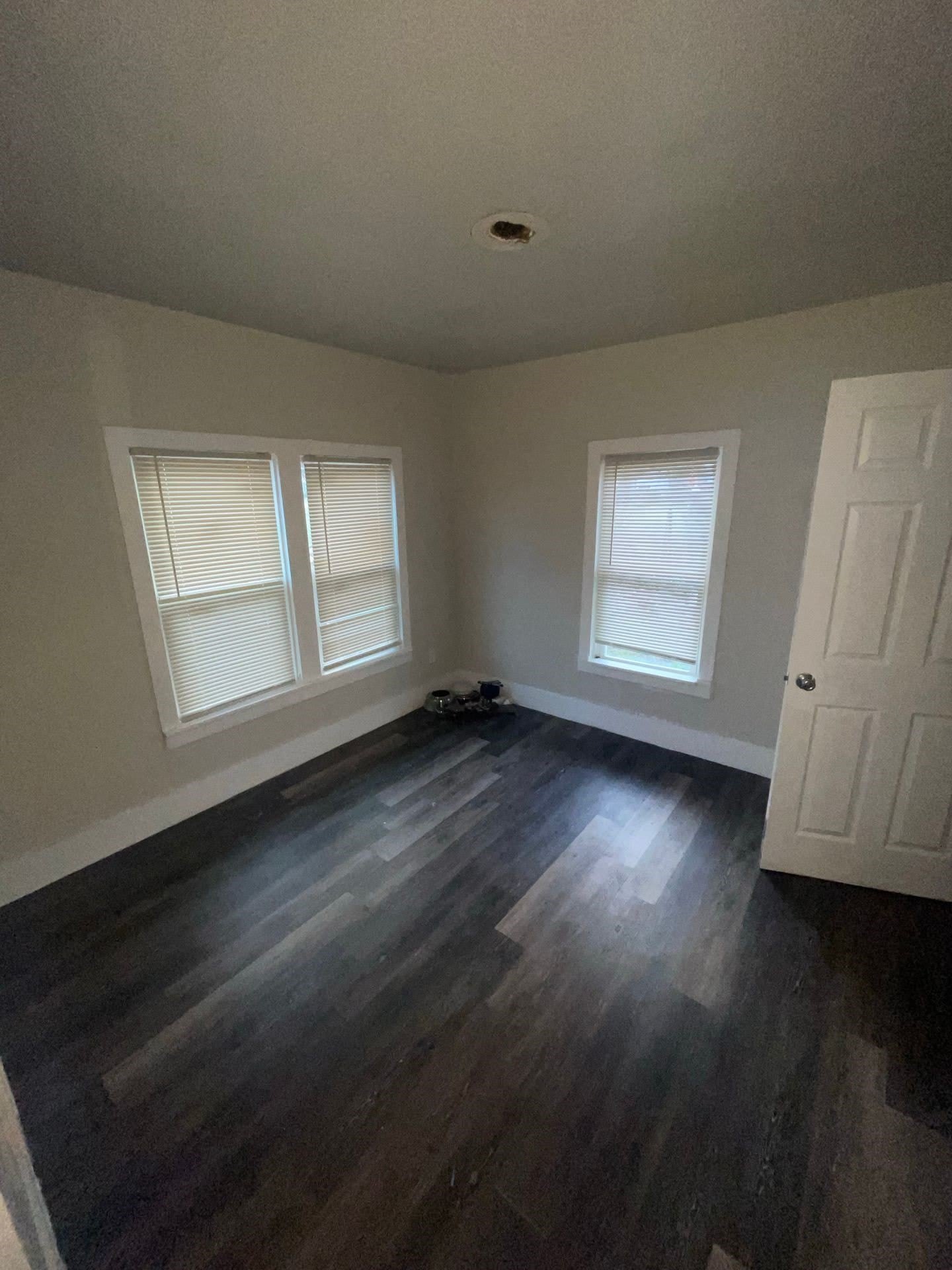 113 N Nueces – photo 5