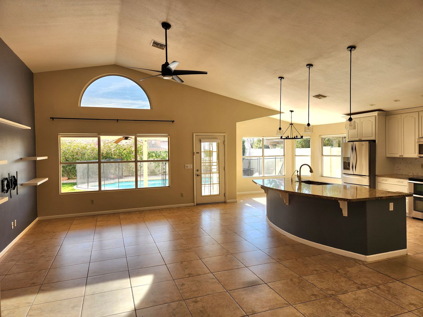 3 Bedroom/2 Bath In Phoenix! No HOA & Private Pool – photo 2