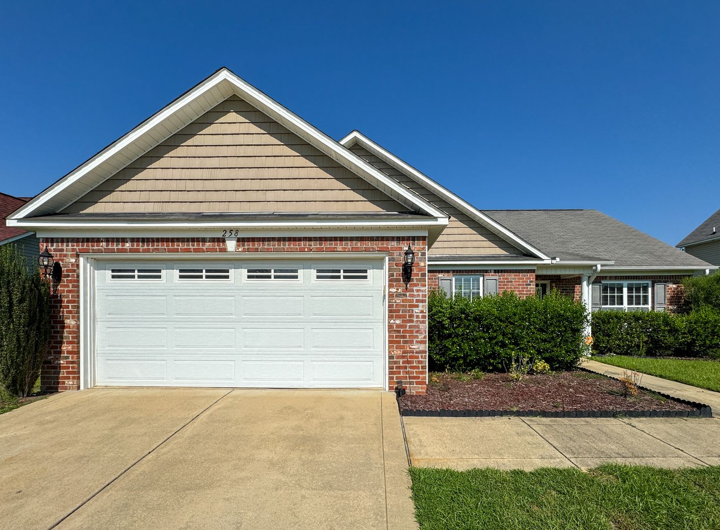 3 Bed 2 Bath Home in Westgate – photo 1