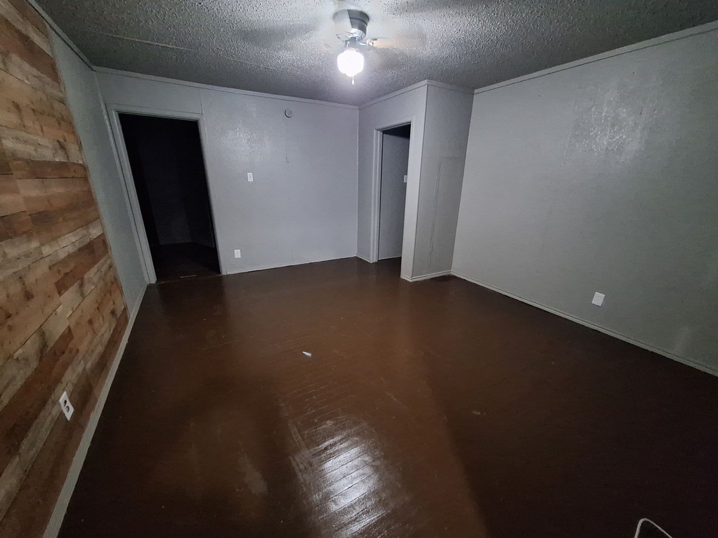 4 bedroom, 1.5 baths – photo 2
