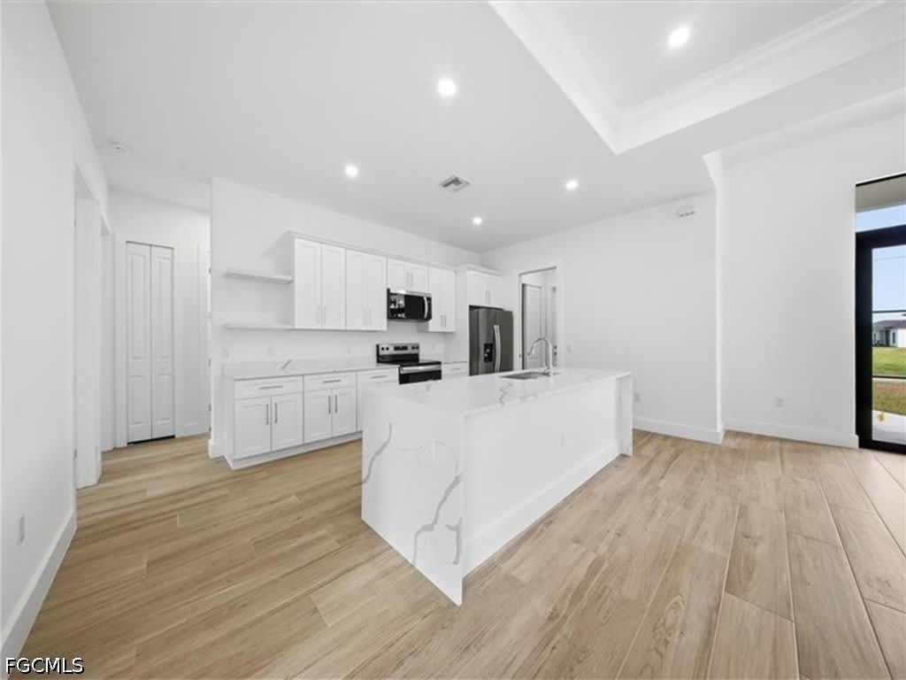 6125 Hershey Avenue – photo 3