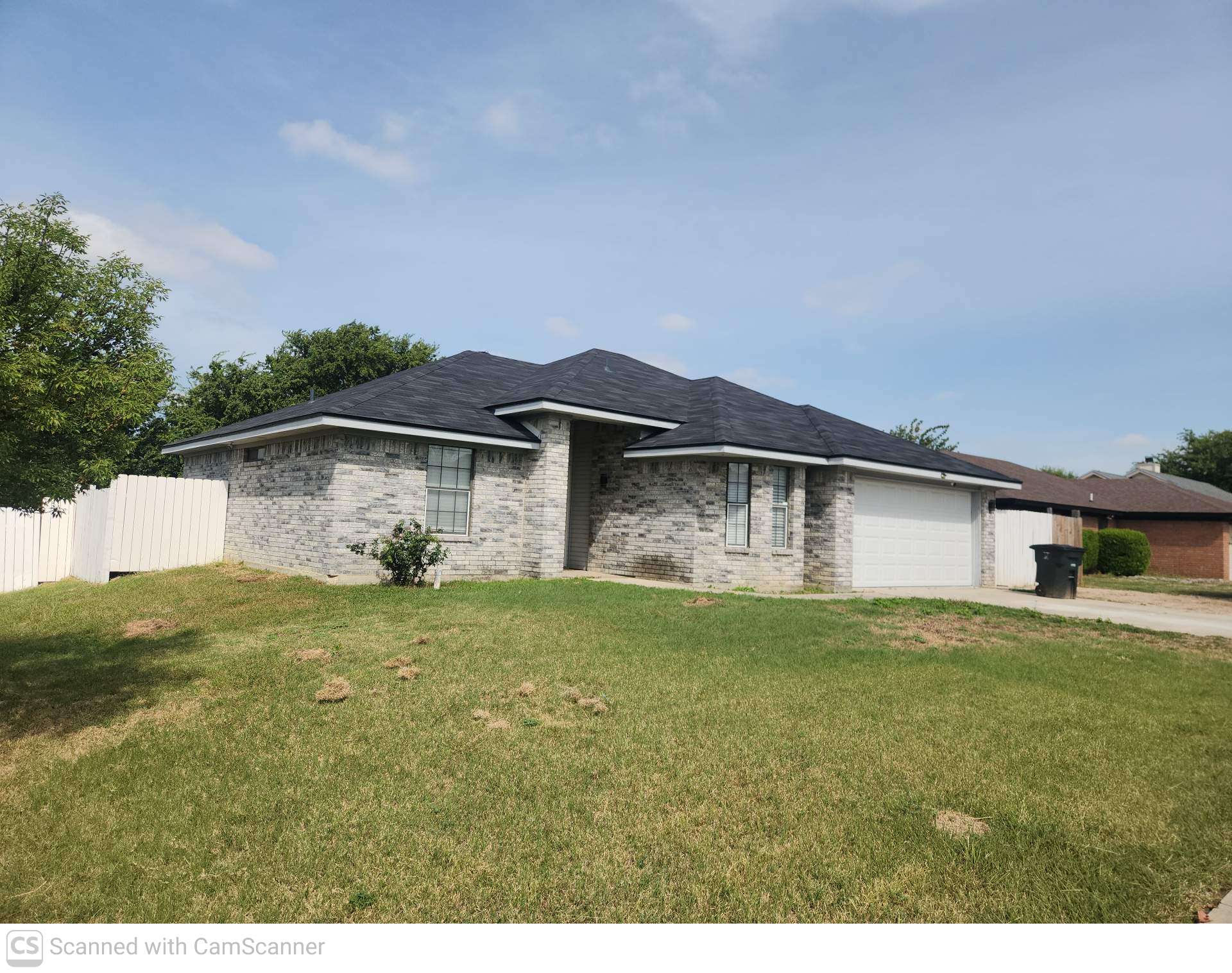 3904 Sawtooth Dr – photo 1